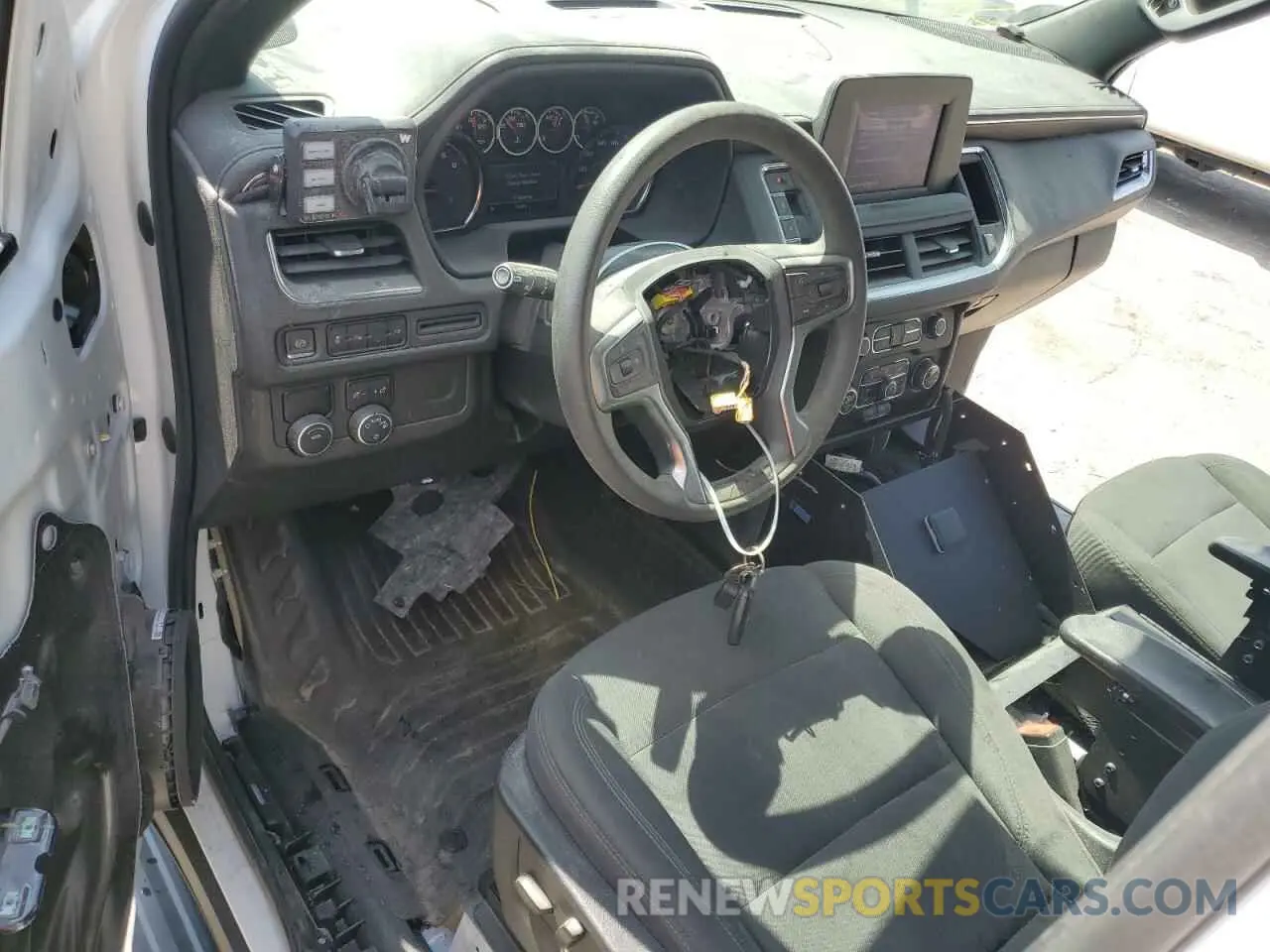 8 Photograph of a damaged car 1GNSCLED3MR458377 CHEVROLET TAHOE 2021