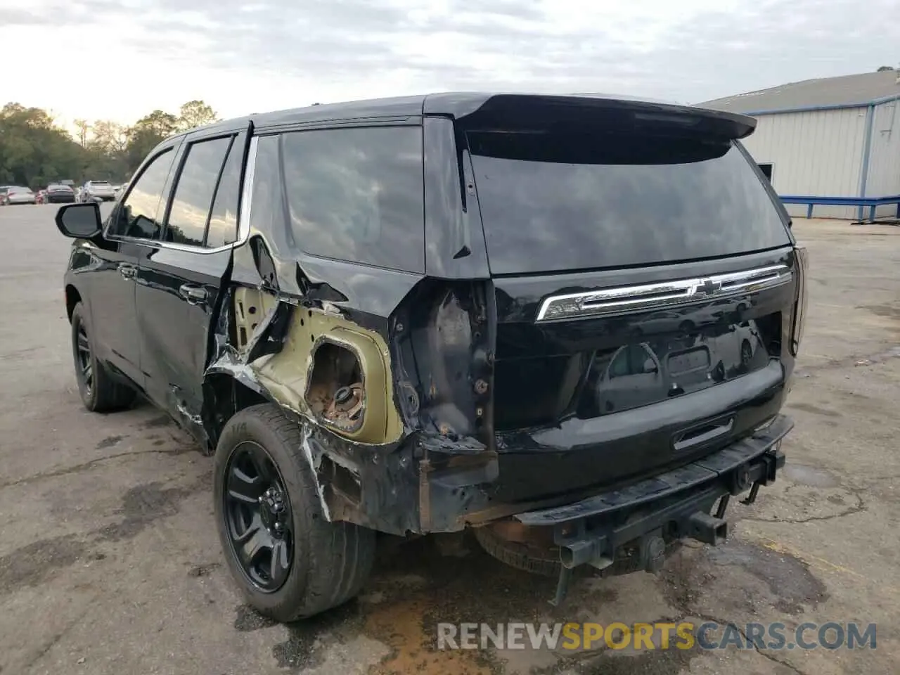 2 Photograph of a damaged car 1GNSCLED8MR450579 CHEVROLET TAHOE 2021