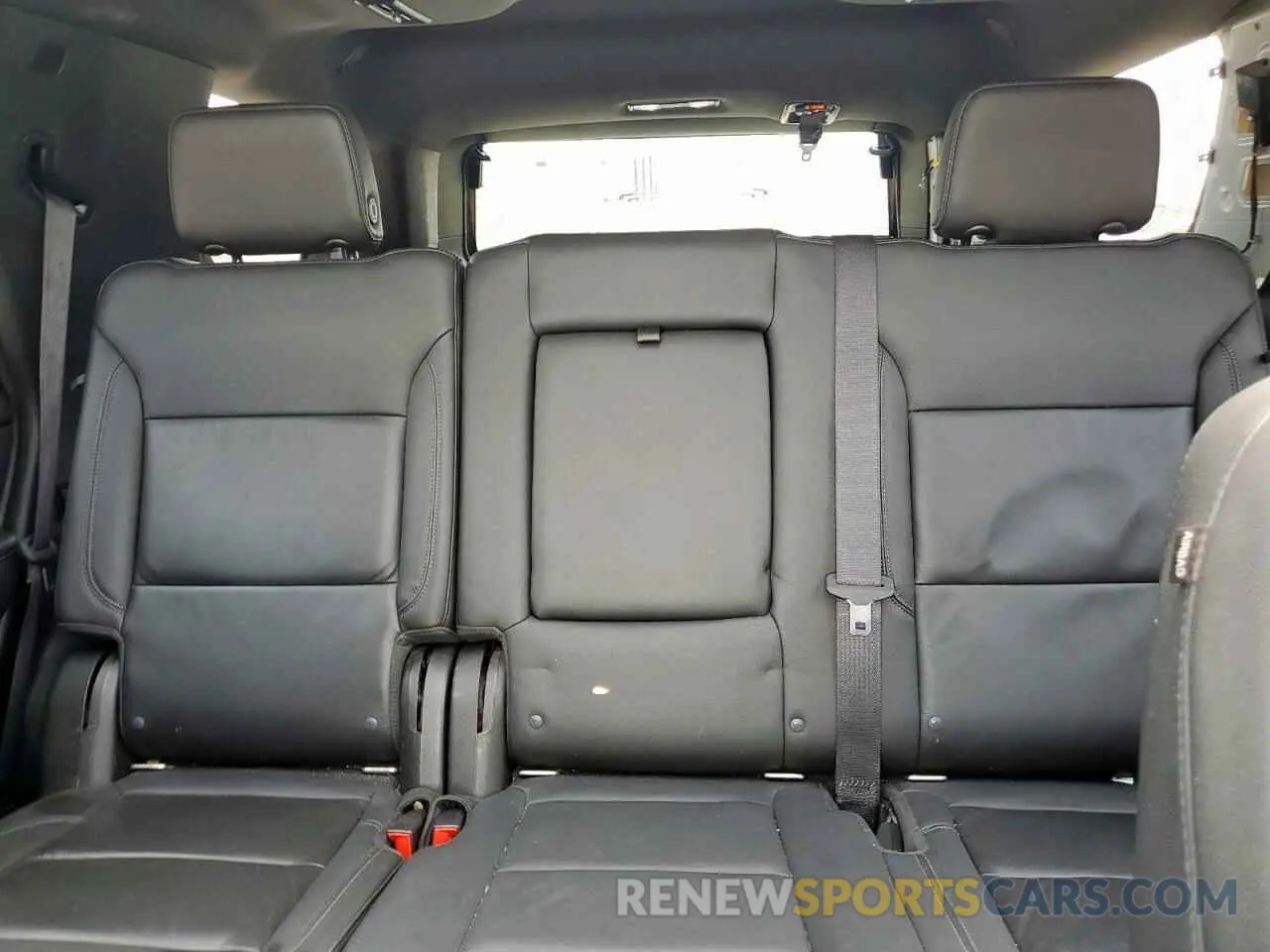 10 Photograph of a damaged car 1GNSCNKD1MR119116 CHEVROLET TAHOE 2021