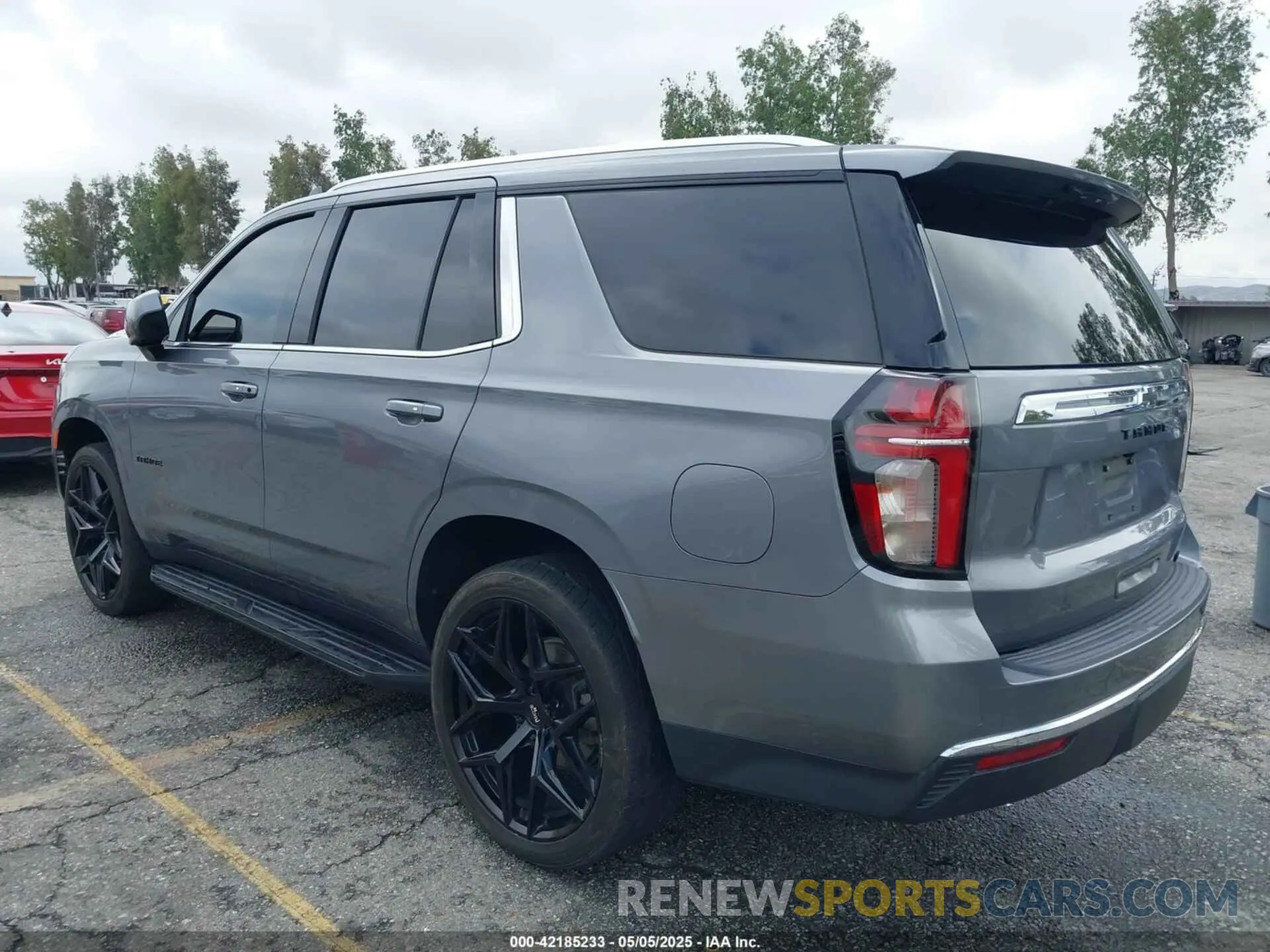 3 Фотография поврежденного автомобиля 1GNSCNKD4MR488987 CHEVROLET TAHOE 2021