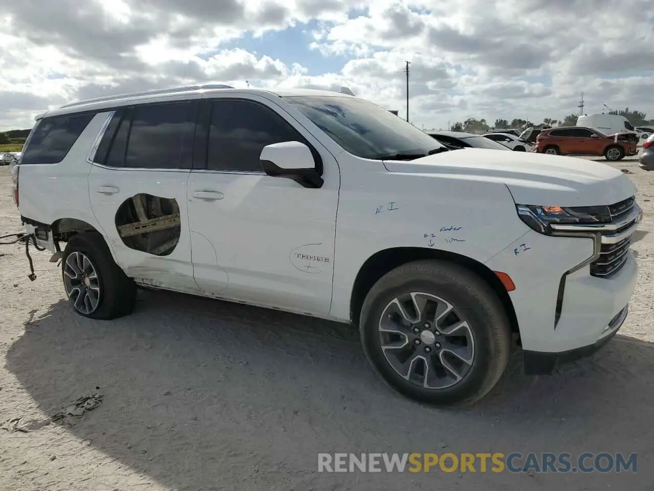 4 Photograph of a damaged car 1GNSCNKD9MR445133 CHEVROLET TAHOE 2021