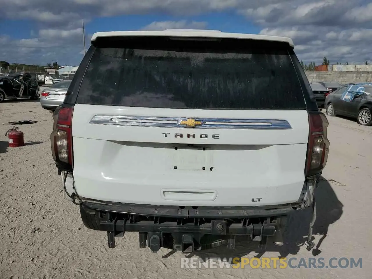 6 Photograph of a damaged car 1GNSCNKD9MR445133 CHEVROLET TAHOE 2021