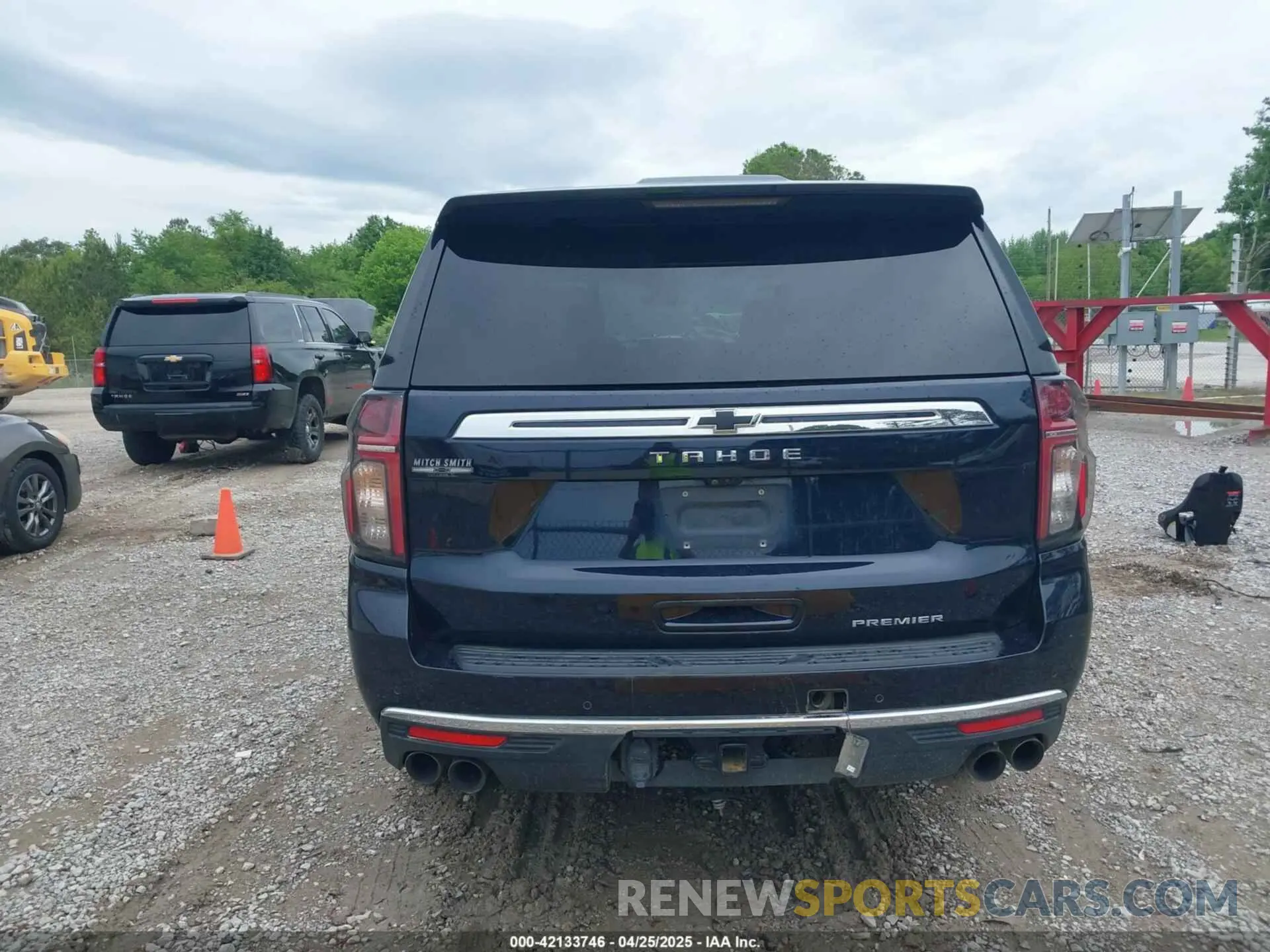 17 Photograph of a damaged car 1GNSCSKD6MR102181 CHEVROLET TAHOE 2021