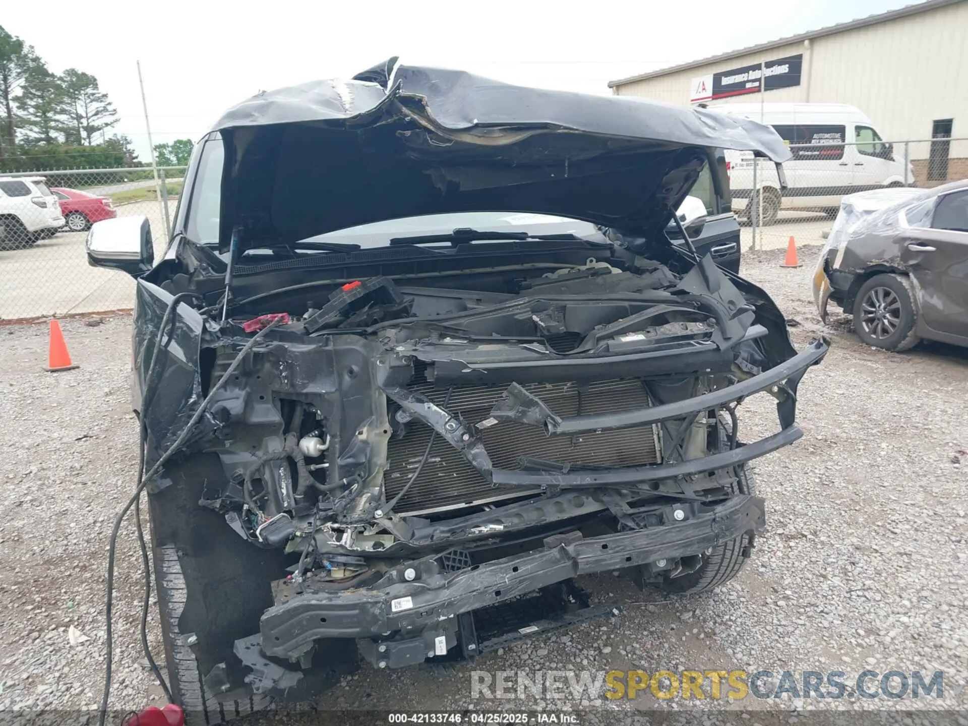 6 Photograph of a damaged car 1GNSCSKD6MR102181 CHEVROLET TAHOE 2021