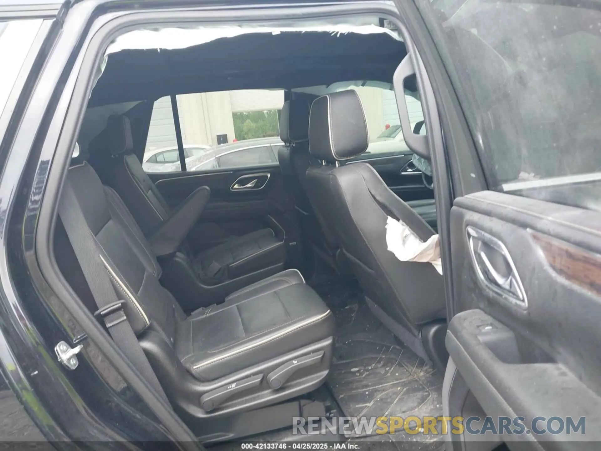8 Photograph of a damaged car 1GNSCSKD6MR102181 CHEVROLET TAHOE 2021