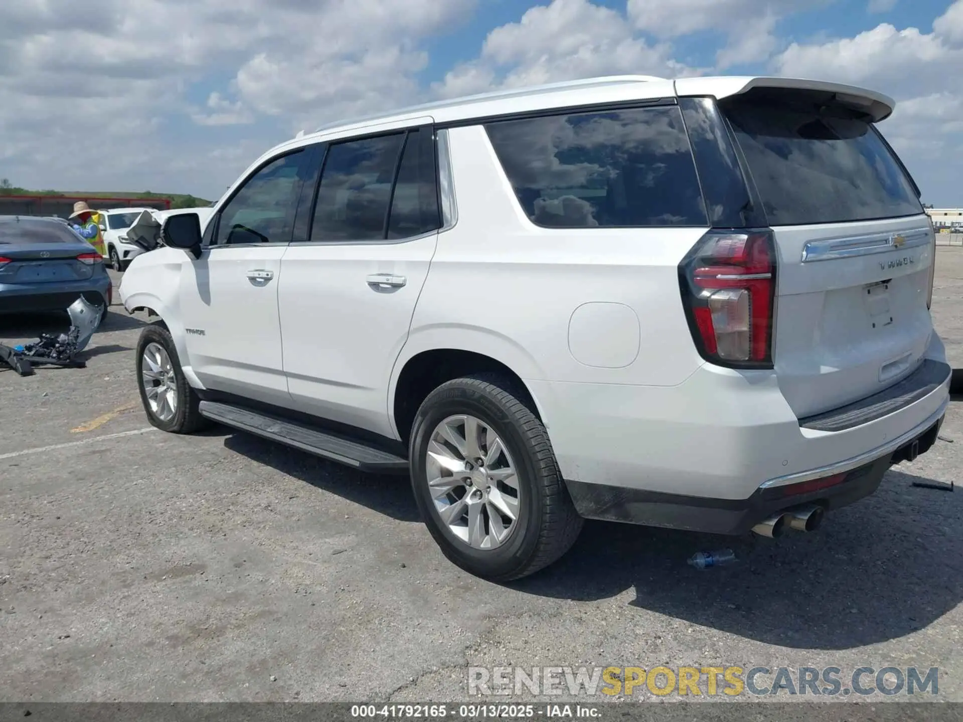 3 Фотография поврежденного автомобиля 1GNSCSKD6MR117764 CHEVROLET TAHOE 2021