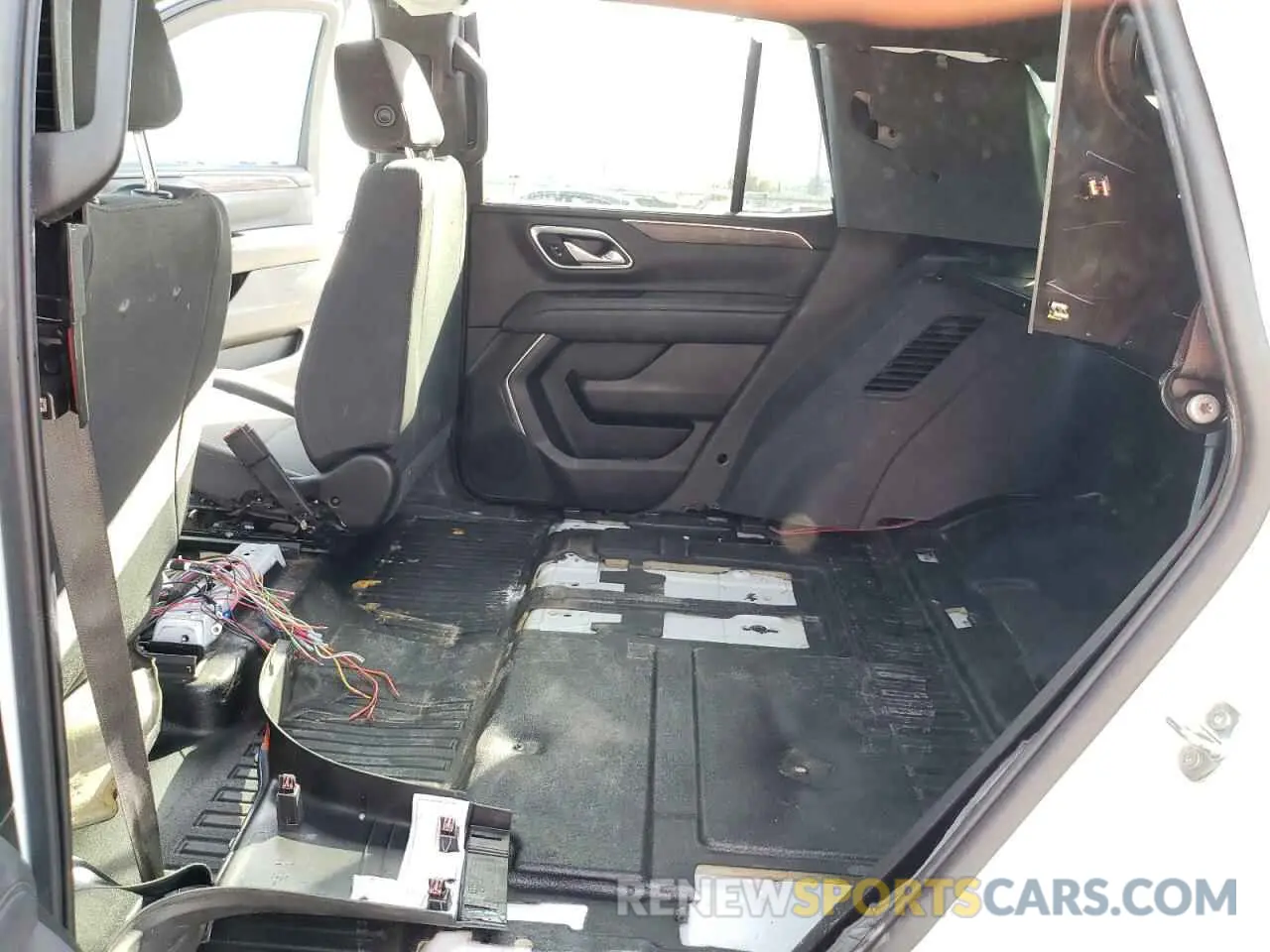 11 Photograph of a damaged car 1GNSKLED7MR310493 CHEVROLET TAHOE 2021