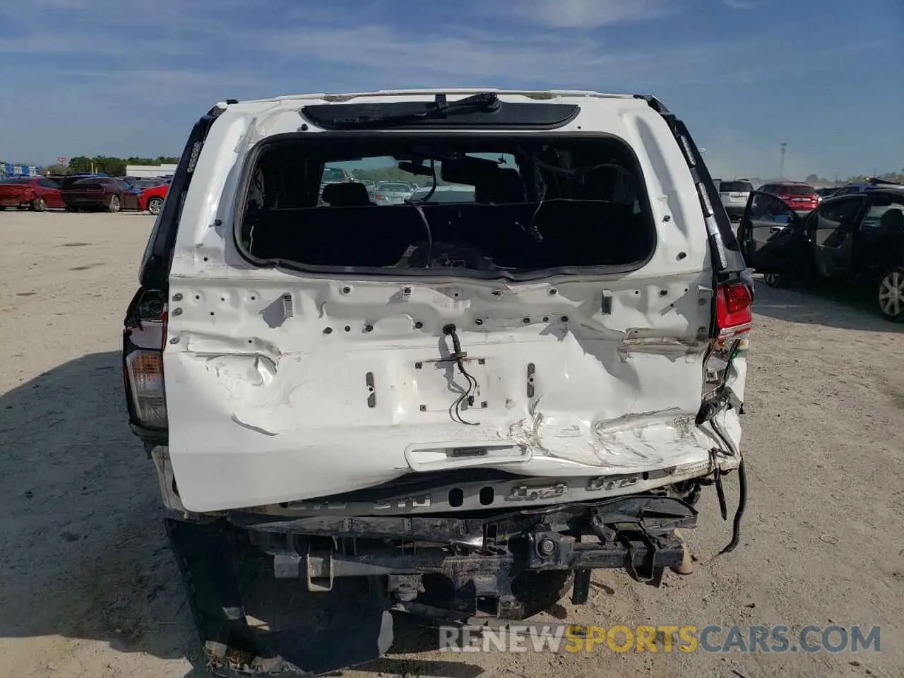 6 Photograph of a damaged car 1GNSKLED7MR310493 CHEVROLET TAHOE 2021