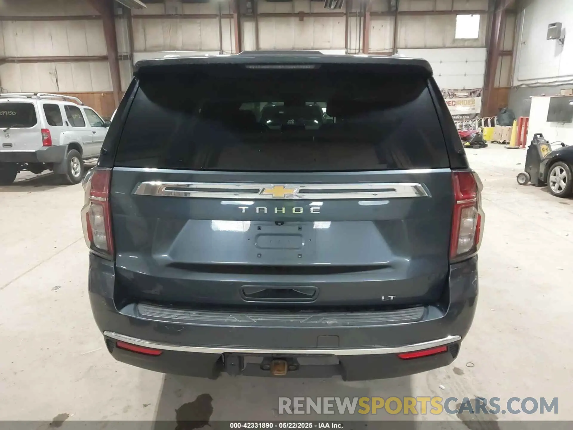 17 Photograph of a damaged car 1GNSKNKD5MR354265 CHEVROLET TAHOE 2021