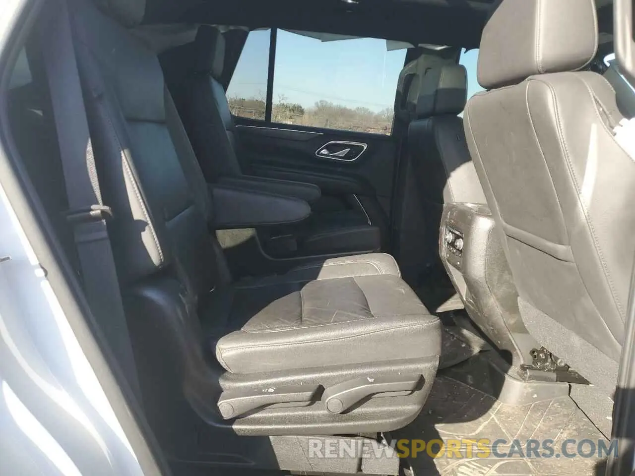11 Фотография поврежденного автомобиля 1GNSKNKD6MR210773 CHEVROLET TAHOE 2021