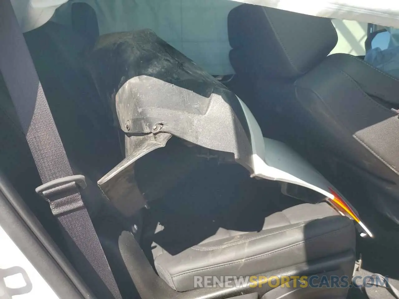 12 Photograph of a damaged car 1GNSKNKD8MR231429 CHEVROLET TAHOE 2021