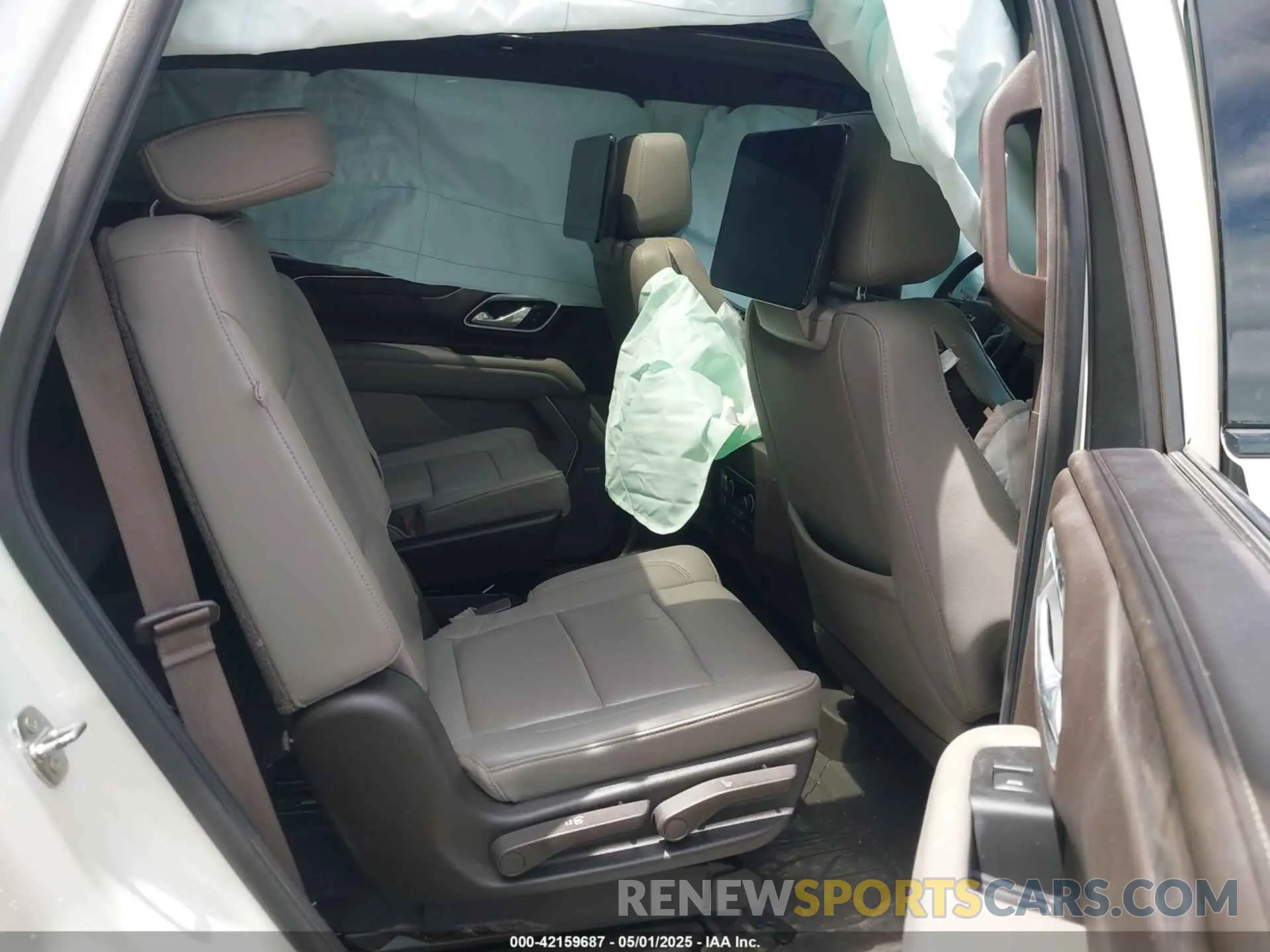 8 Photograph of a damaged car 1GNSKPKD0MR239231 CHEVROLET TAHOE 2021