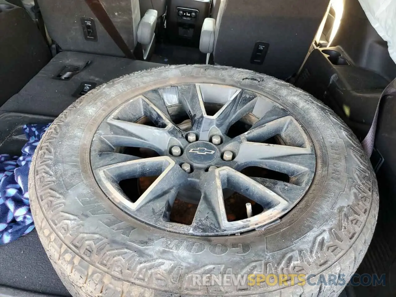13 Фотография поврежденного автомобиля 1GNSKPKD1MR488055 CHEVROLET TAHOE 2021