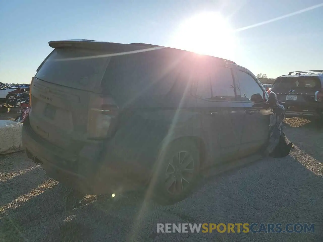3 Фотография поврежденного автомобиля 1GNSKPKD1MR488055 CHEVROLET TAHOE 2021