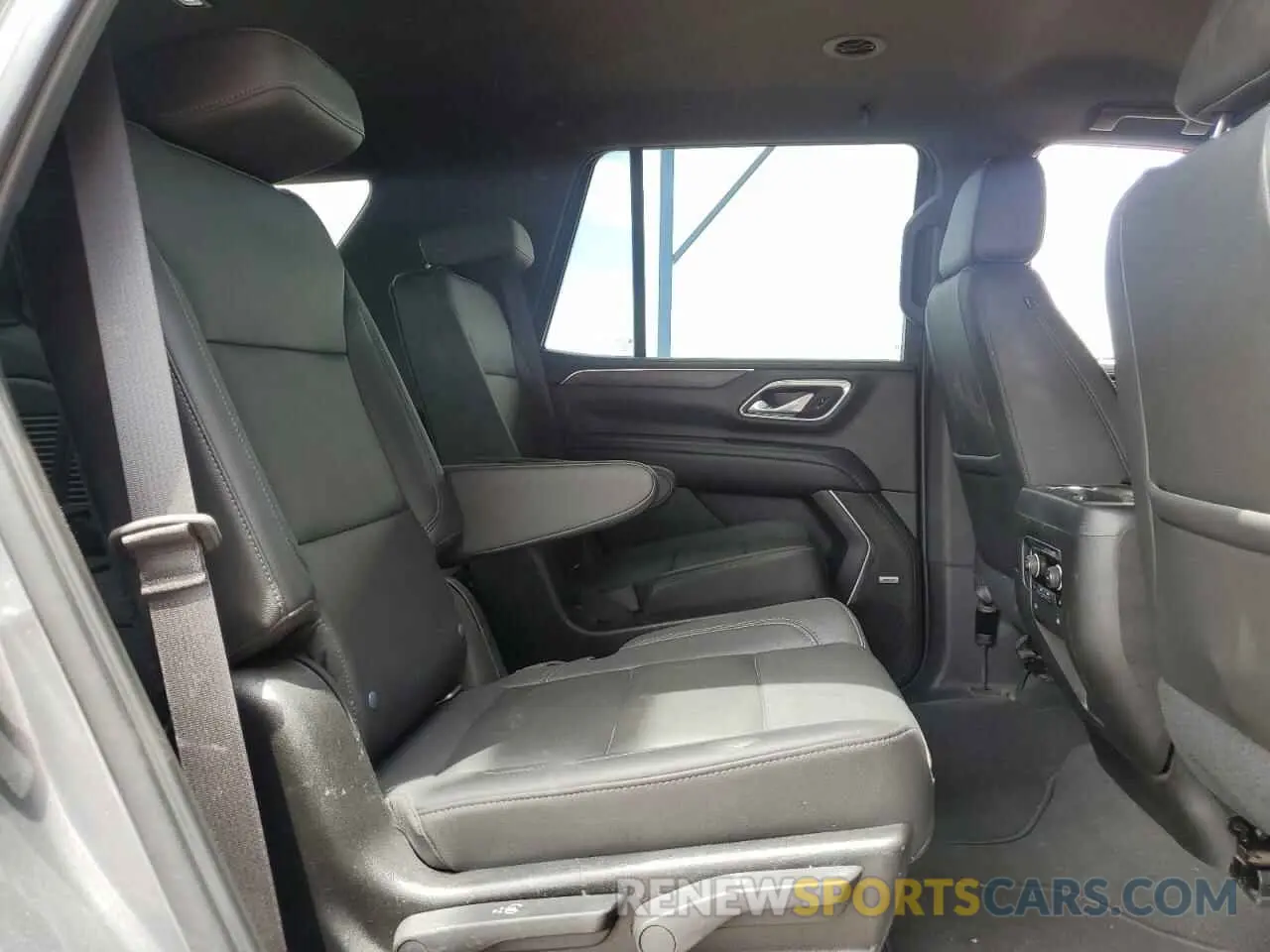 11 Photograph of a damaged car 1GNSKPKD6MR238357 CHEVROLET TAHOE 2021