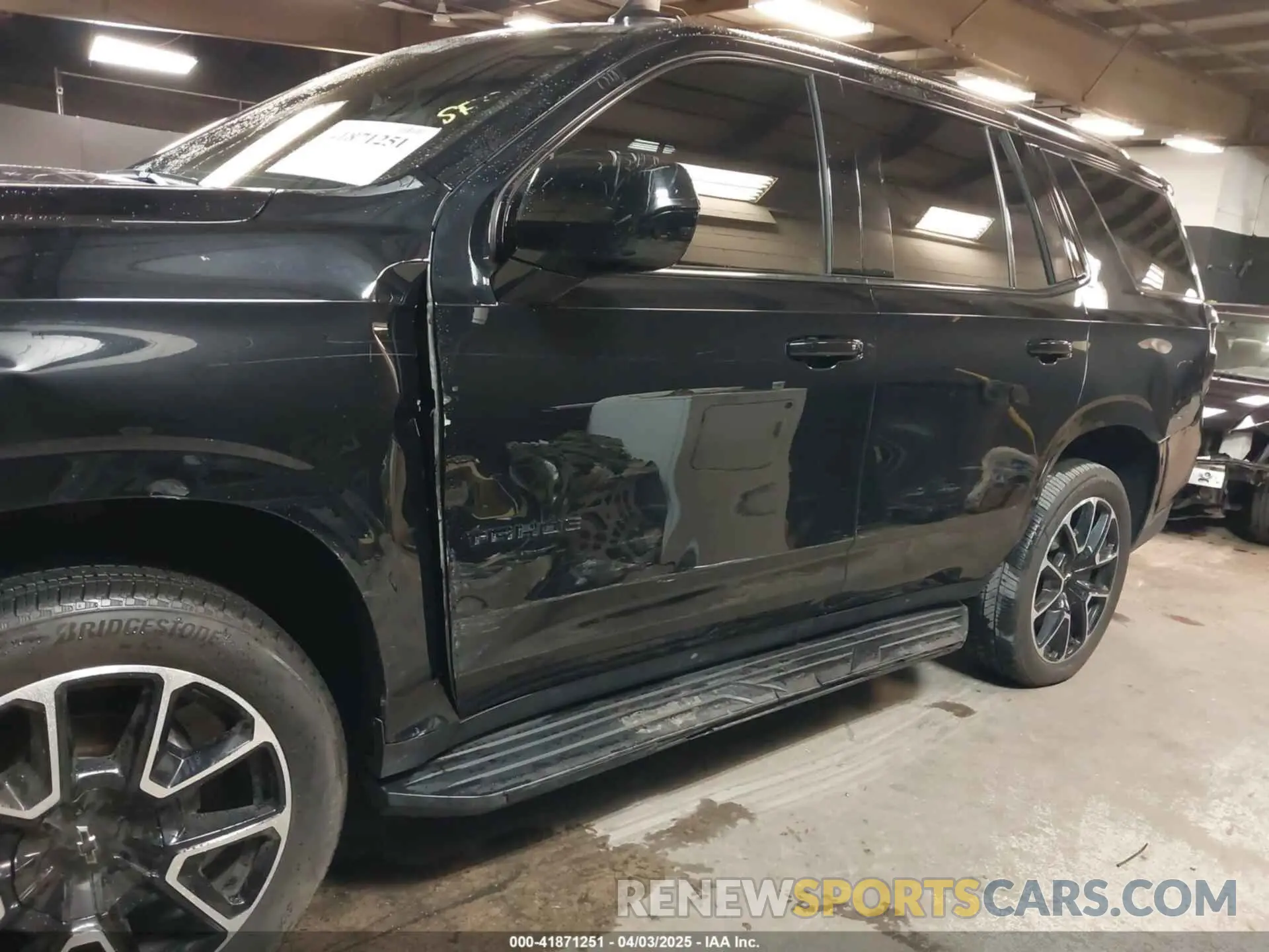 17 Фотография поврежденного автомобиля 1GNSKRKD2MR421587 CHEVROLET TAHOE 2021