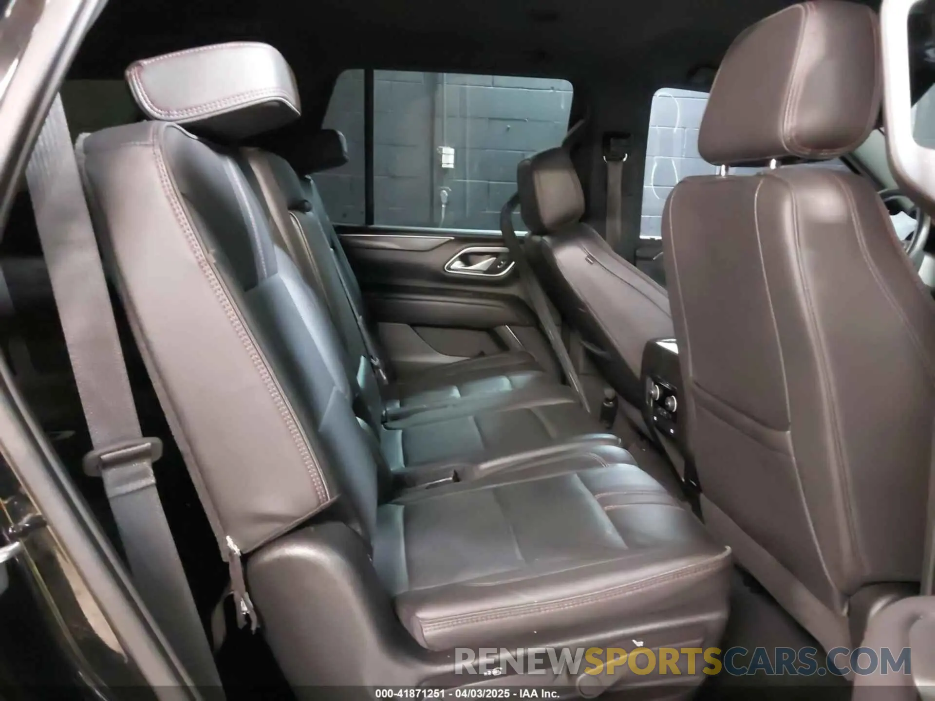 8 Фотография поврежденного автомобиля 1GNSKRKD2MR421587 CHEVROLET TAHOE 2021