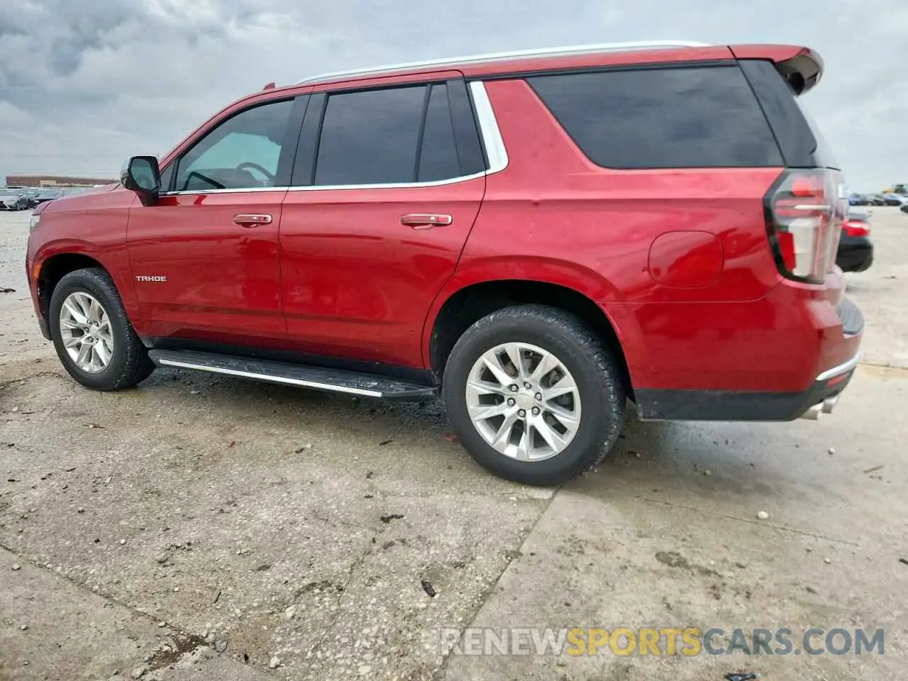 2 Photograph of a damaged car 1GNSKSKD7MR131224 CHEVROLET TAHOE 2021