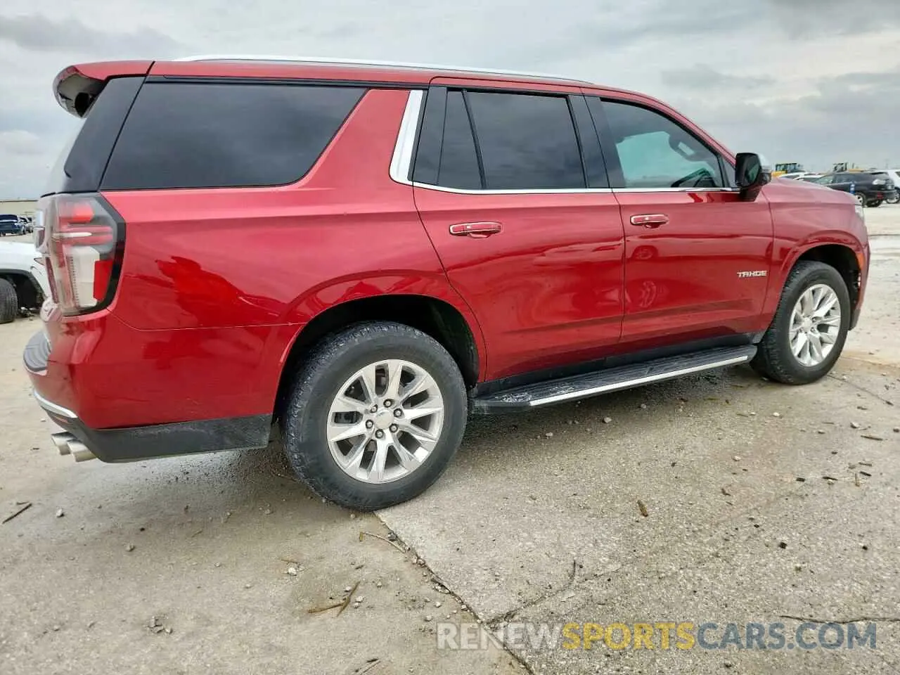 3 Photograph of a damaged car 1GNSKSKD7MR131224 CHEVROLET TAHOE 2021