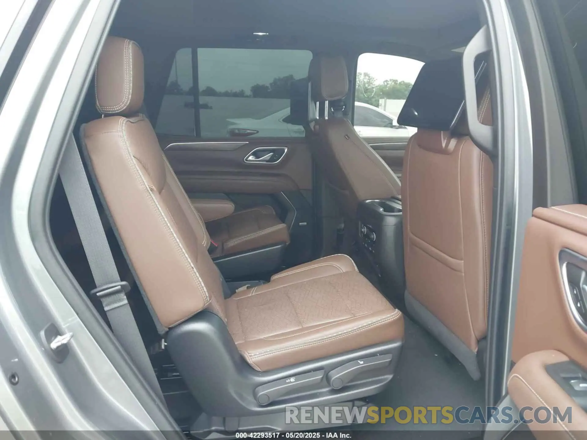 8 Фотография поврежденного автомобиля 1GNSKTKLXMR361126 CHEVROLET TAHOE 2021