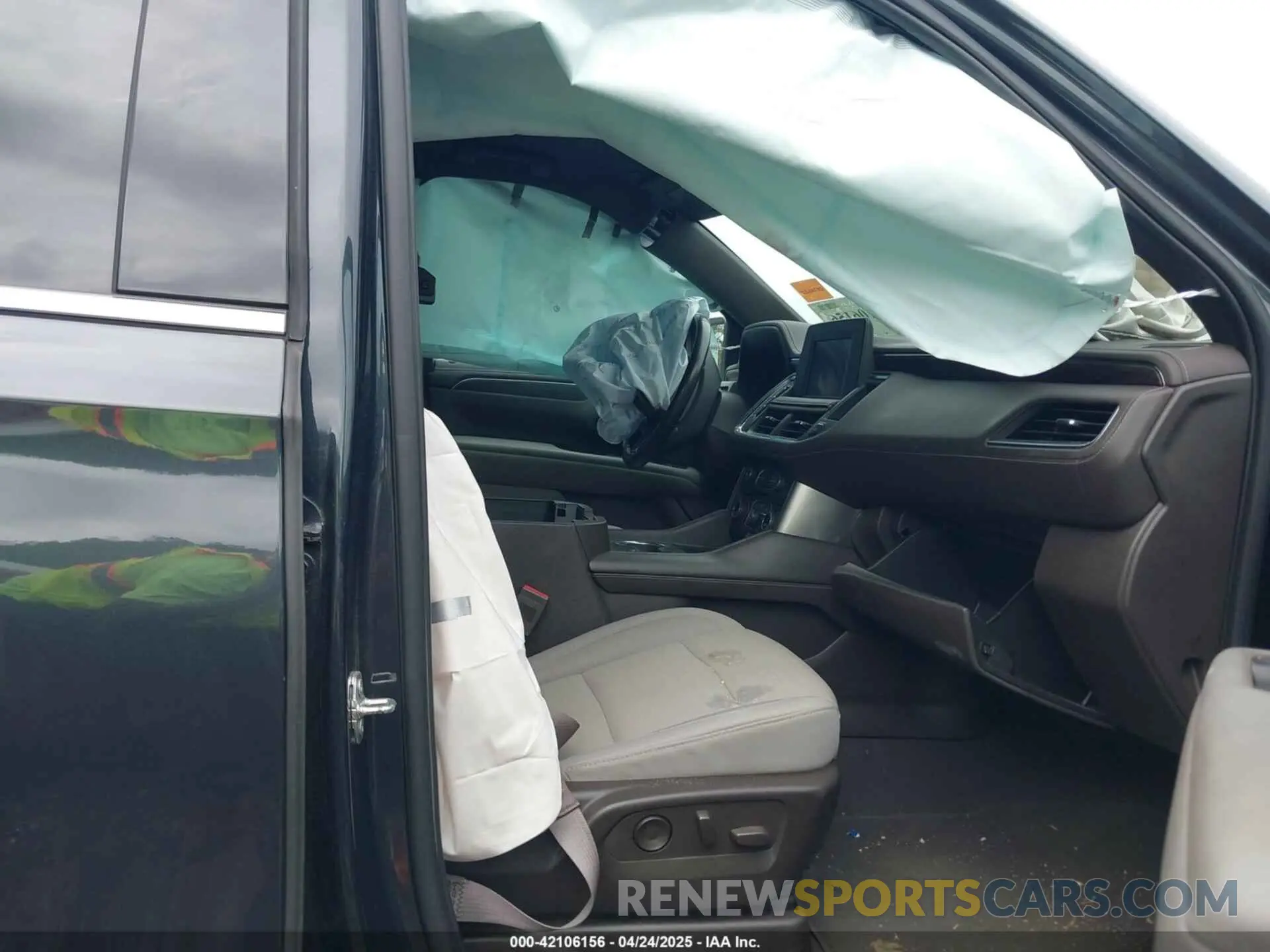 5 Photograph of a damaged car 1GNSCMKD3NR210819 CHEVROLET TAHOE 2022