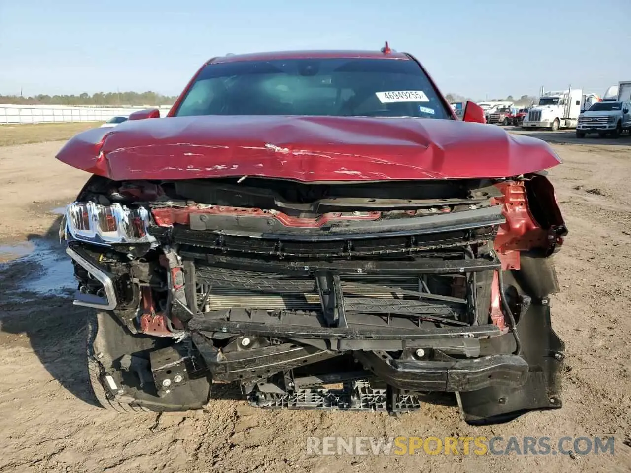 5 Photograph of a damaged car 1GNSCNKD0NR105015 CHEVROLET TAHOE 2022