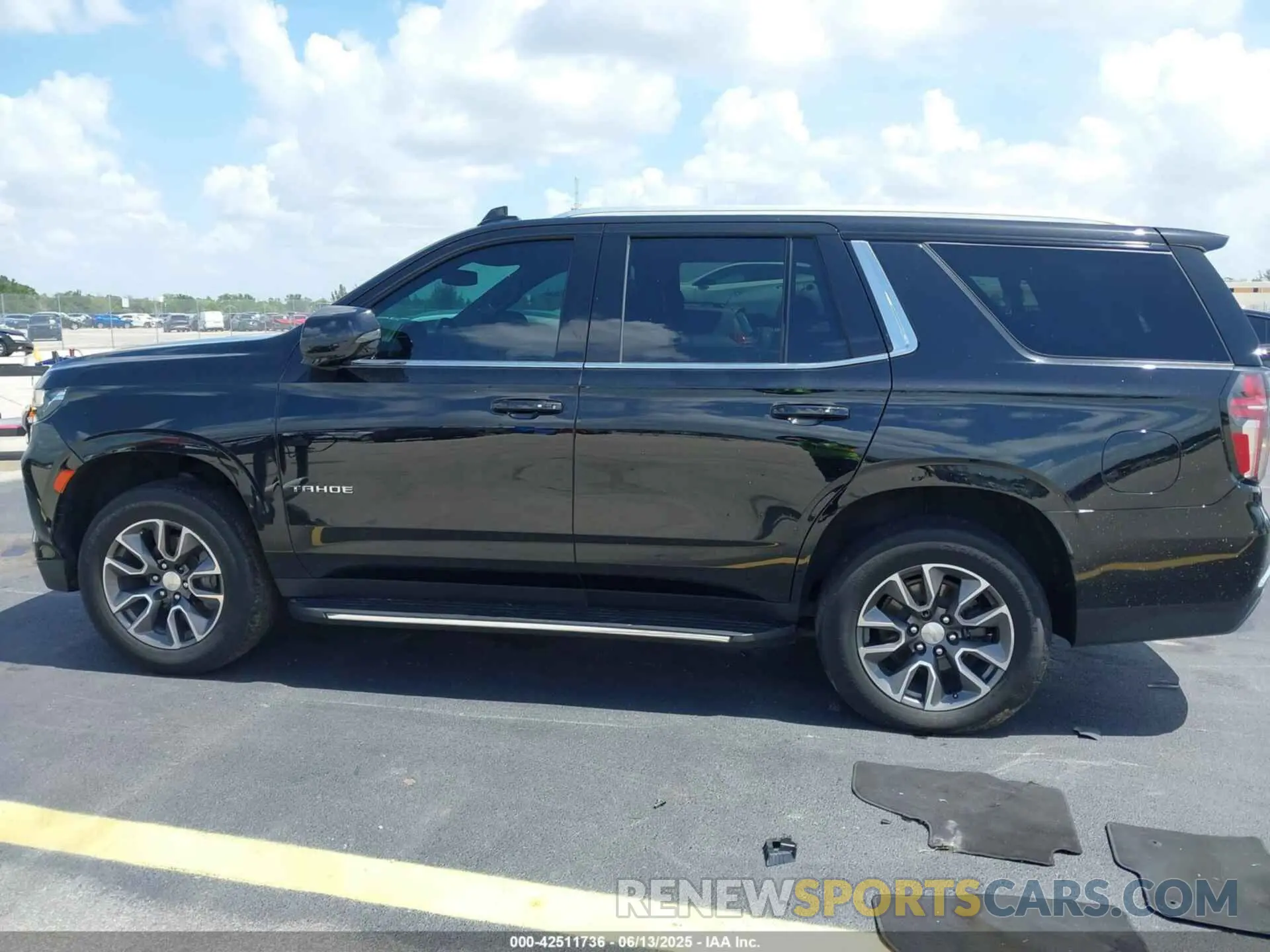 14 Photograph of a damaged car 1GNSCNKD2NR114461 CHEVROLET TAHOE 2022