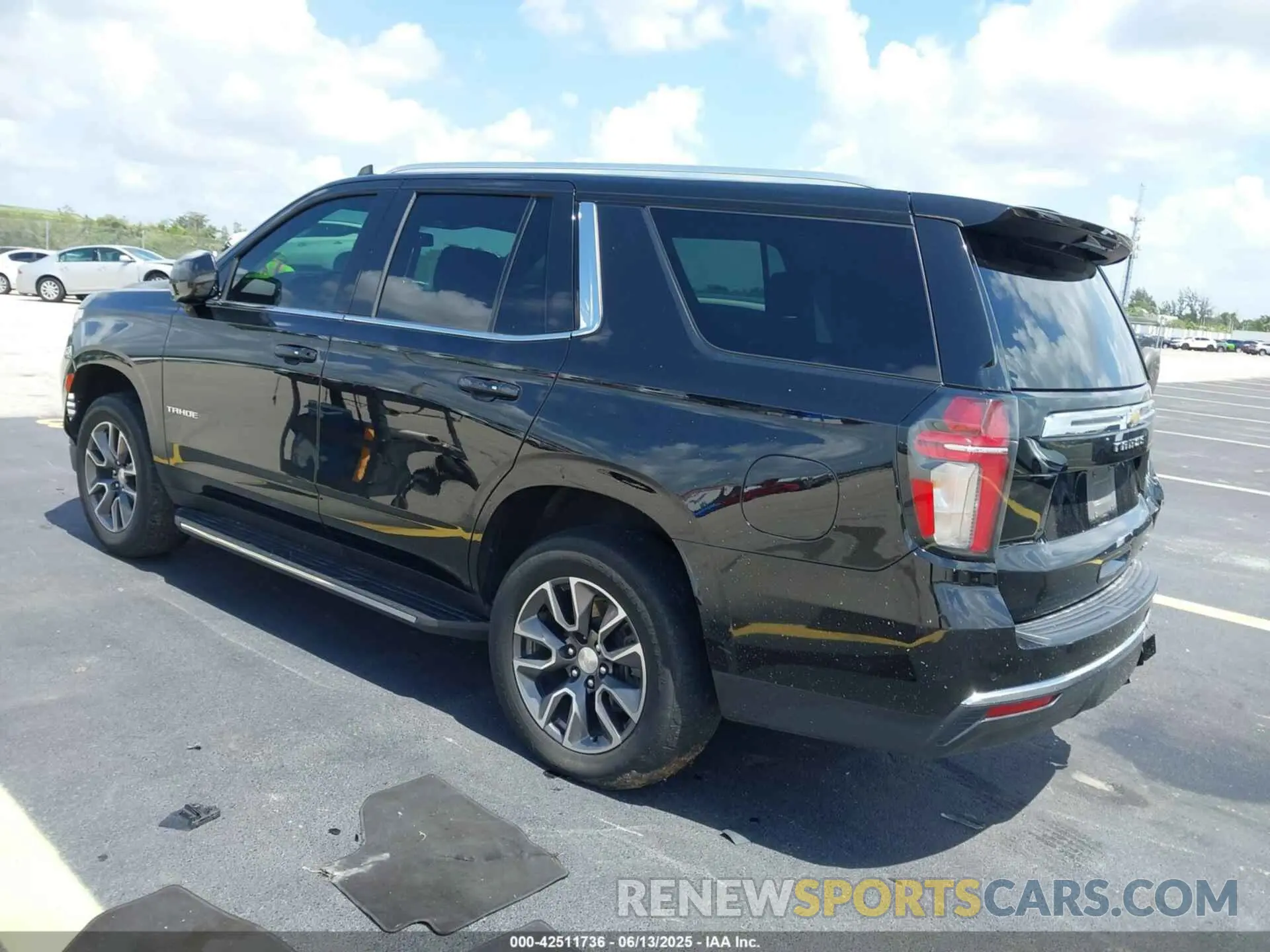 3 Photograph of a damaged car 1GNSCNKD2NR114461 CHEVROLET TAHOE 2022