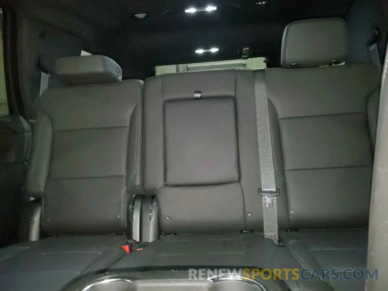 10 Photograph of a damaged car 1GNSCNKD5NR251765 CHEVROLET TAHOE 2022
