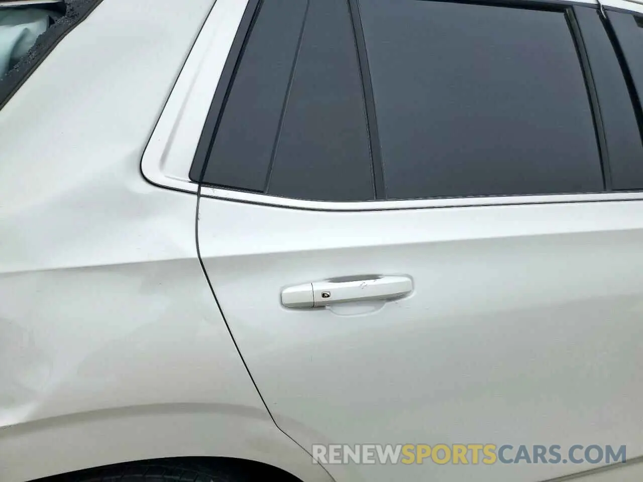 11 Фотография поврежденного автомобиля 1GNSCNKD8NR351987 CHEVROLET TAHOE 2022
