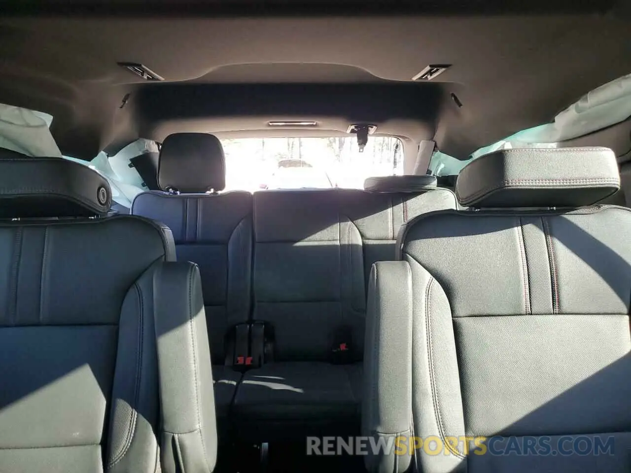 10 Photograph of a damaged car 1GNSCRKD0NR177064 CHEVROLET TAHOE 2022