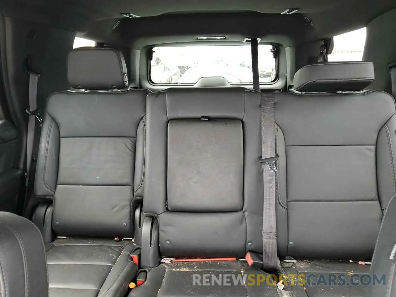 10 Photograph of a damaged car 1GNSKNKD1NR166344 CHEVROLET TAHOE 2022