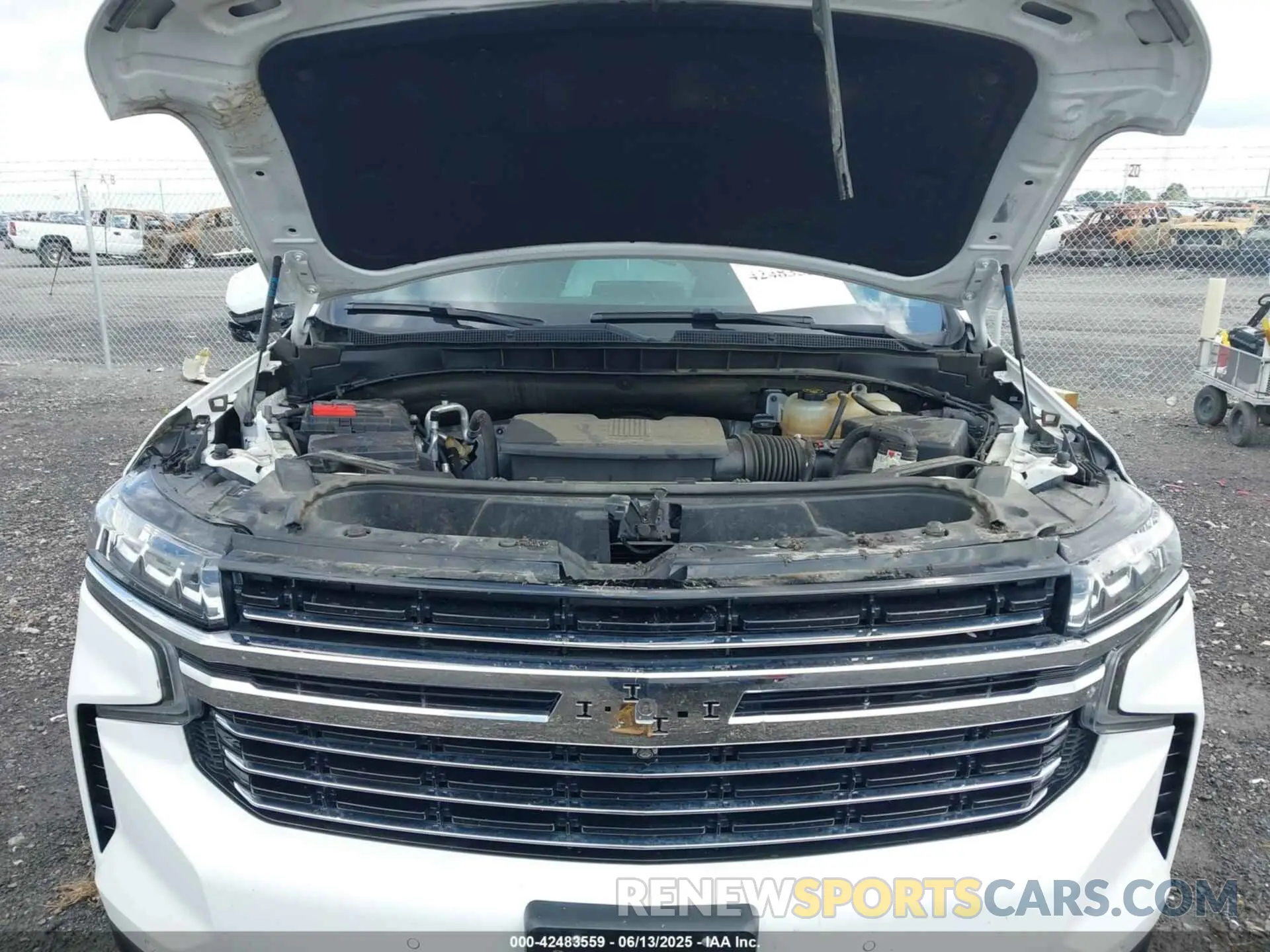 10 Photograph of a damaged car 1GNSKNKD3NR325364 CHEVROLET TAHOE 2022