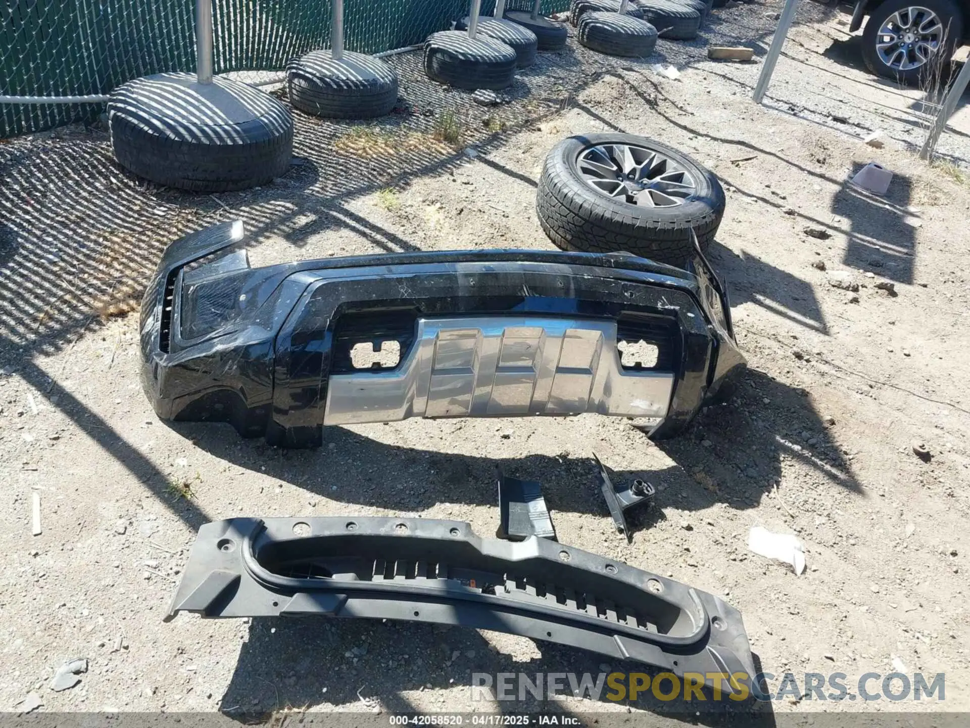 11 Фотография поврежденного автомобиля 1GNSKPKD1NR242429 CHEVROLET TAHOE 2022