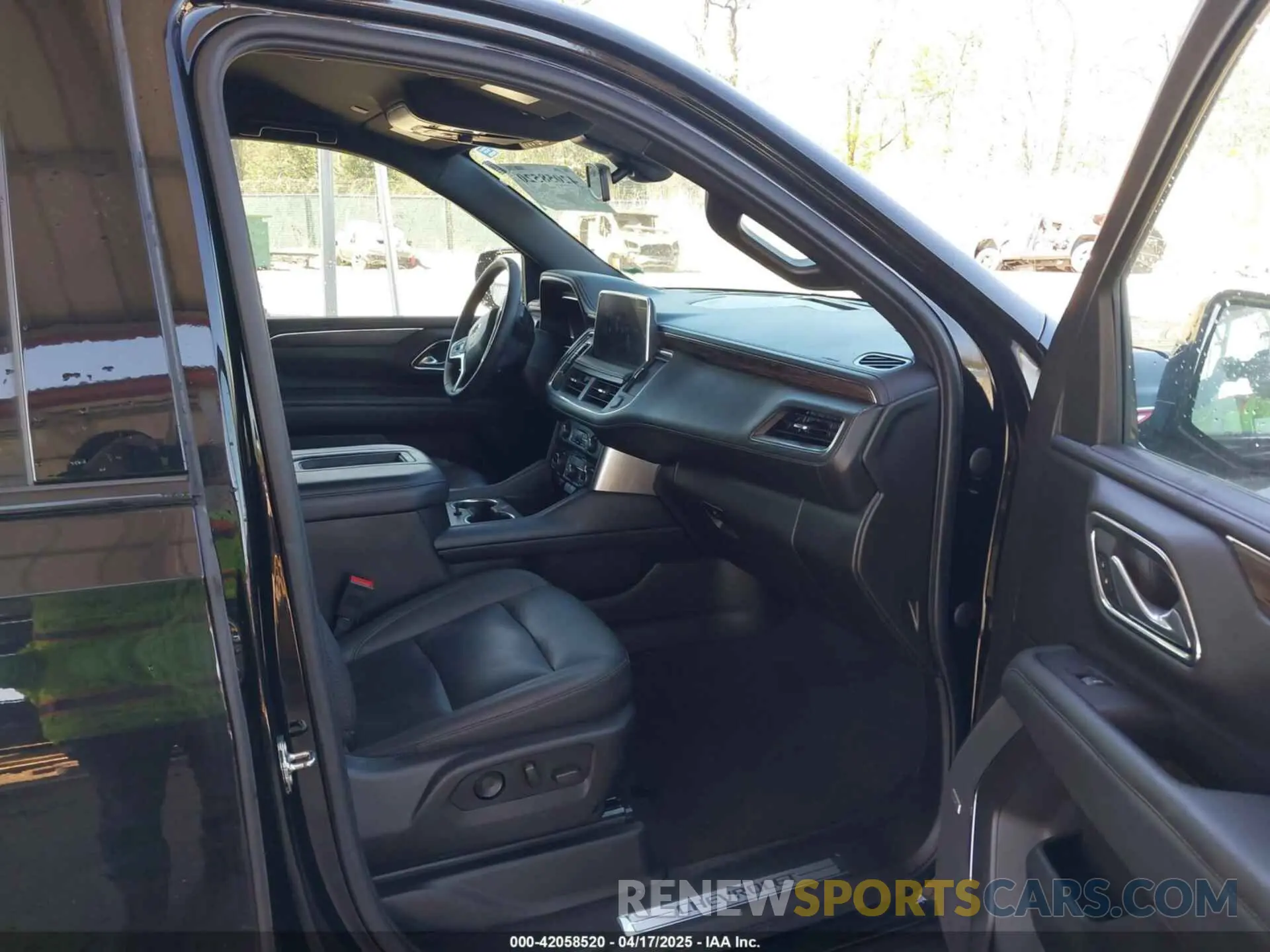 5 Фотография поврежденного автомобиля 1GNSKPKD1NR242429 CHEVROLET TAHOE 2022