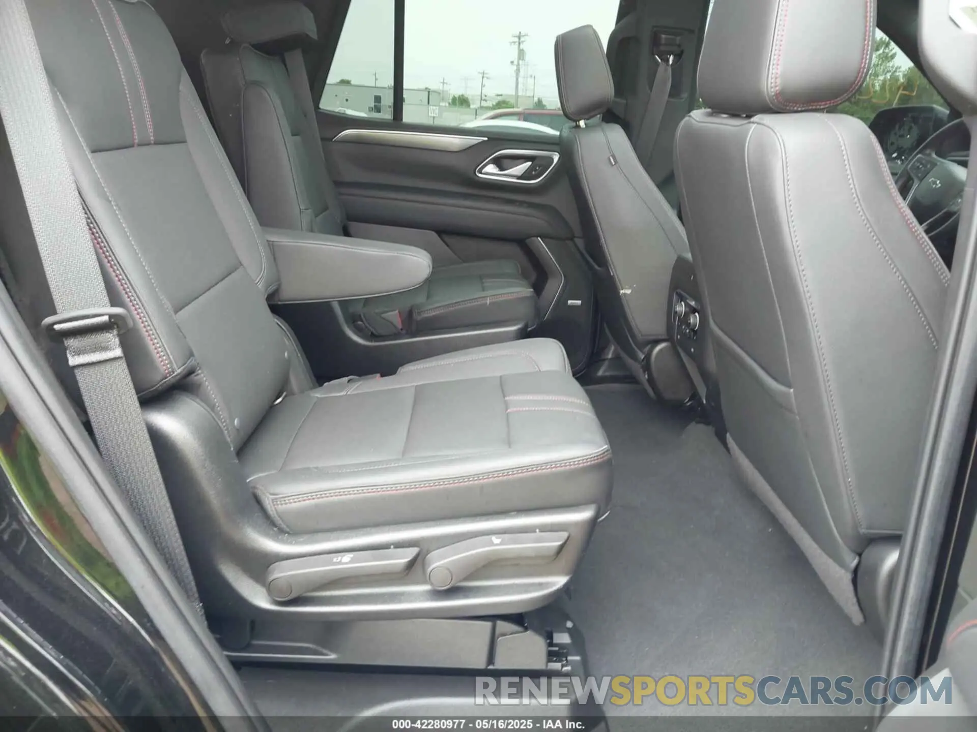 8 Фотография поврежденного автомобиля 1GNSKRKD0NR193459 CHEVROLET TAHOE 2022