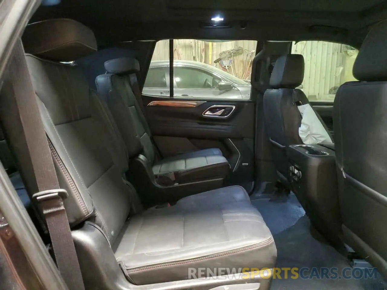11 Photograph of a damaged car 1GNSKRKT6NR331724 CHEVROLET TAHOE 2022