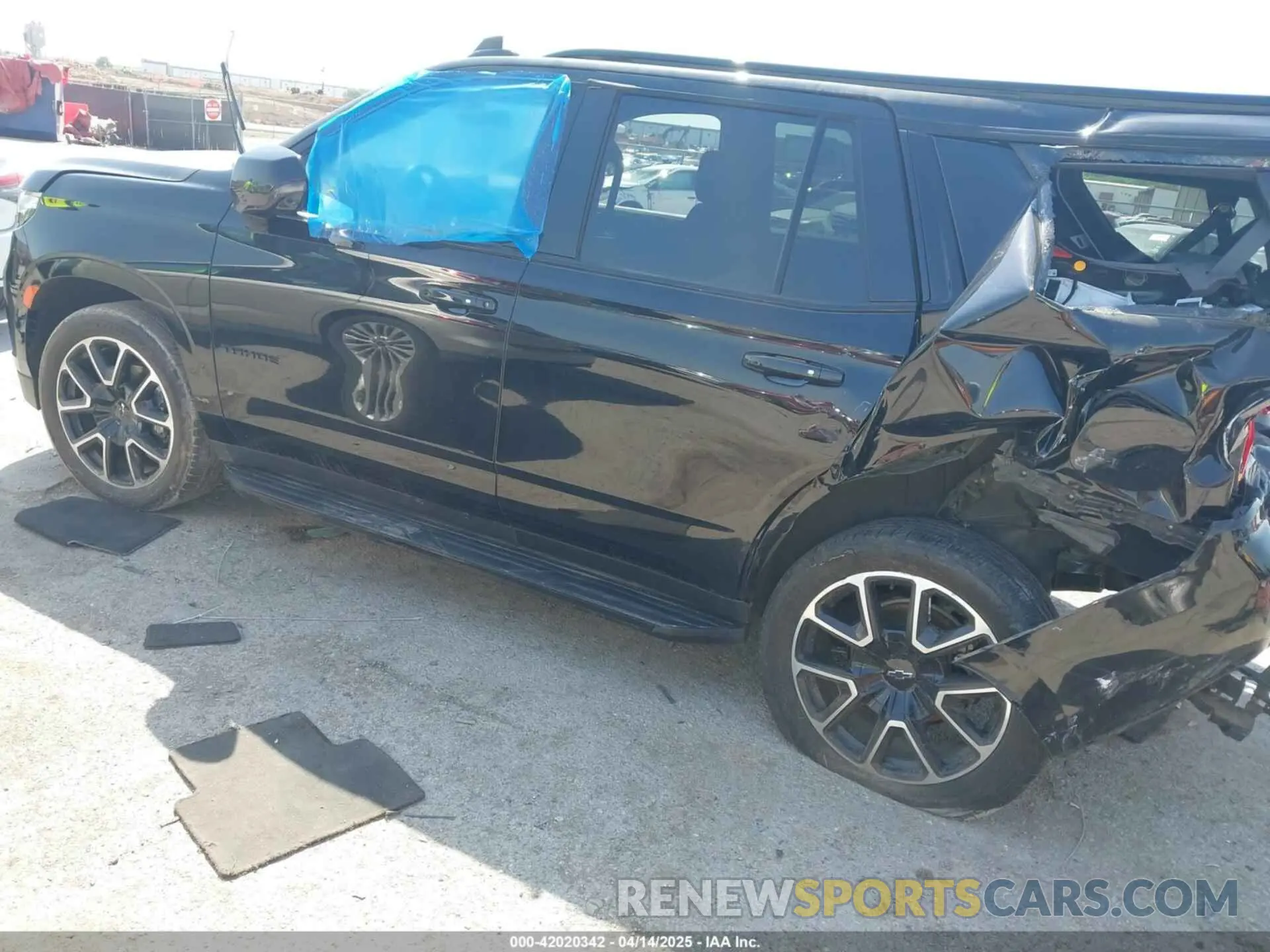 3 Фотография поврежденного автомобиля 1GNSKRKT7NR228974 CHEVROLET TAHOE 2022