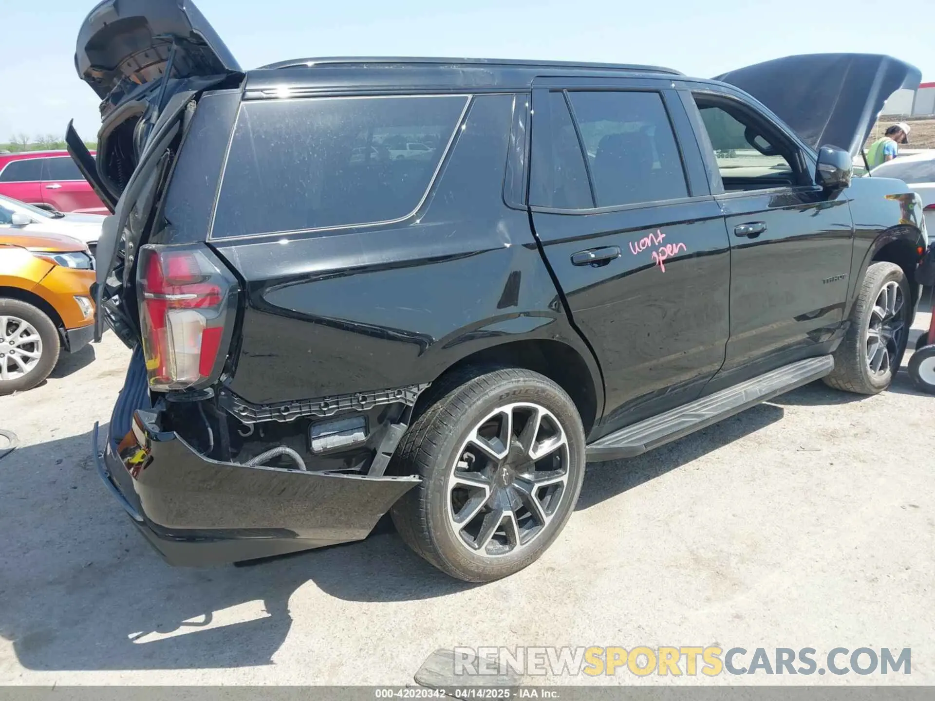 4 Фотография поврежденного автомобиля 1GNSKRKT7NR228974 CHEVROLET TAHOE 2022
