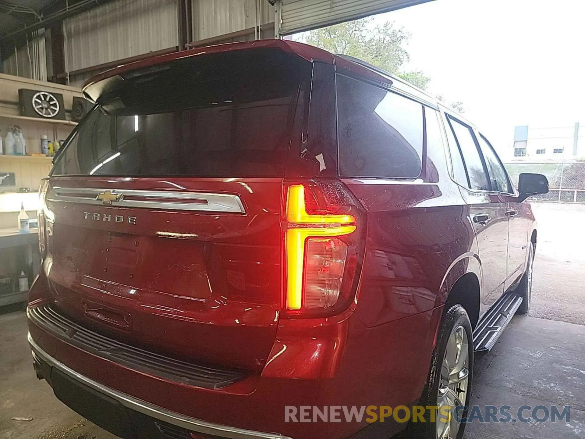 15 Photograph of a damaged car 1GNSKTKL6NR147963 CHEVROLET TAHOE 2022