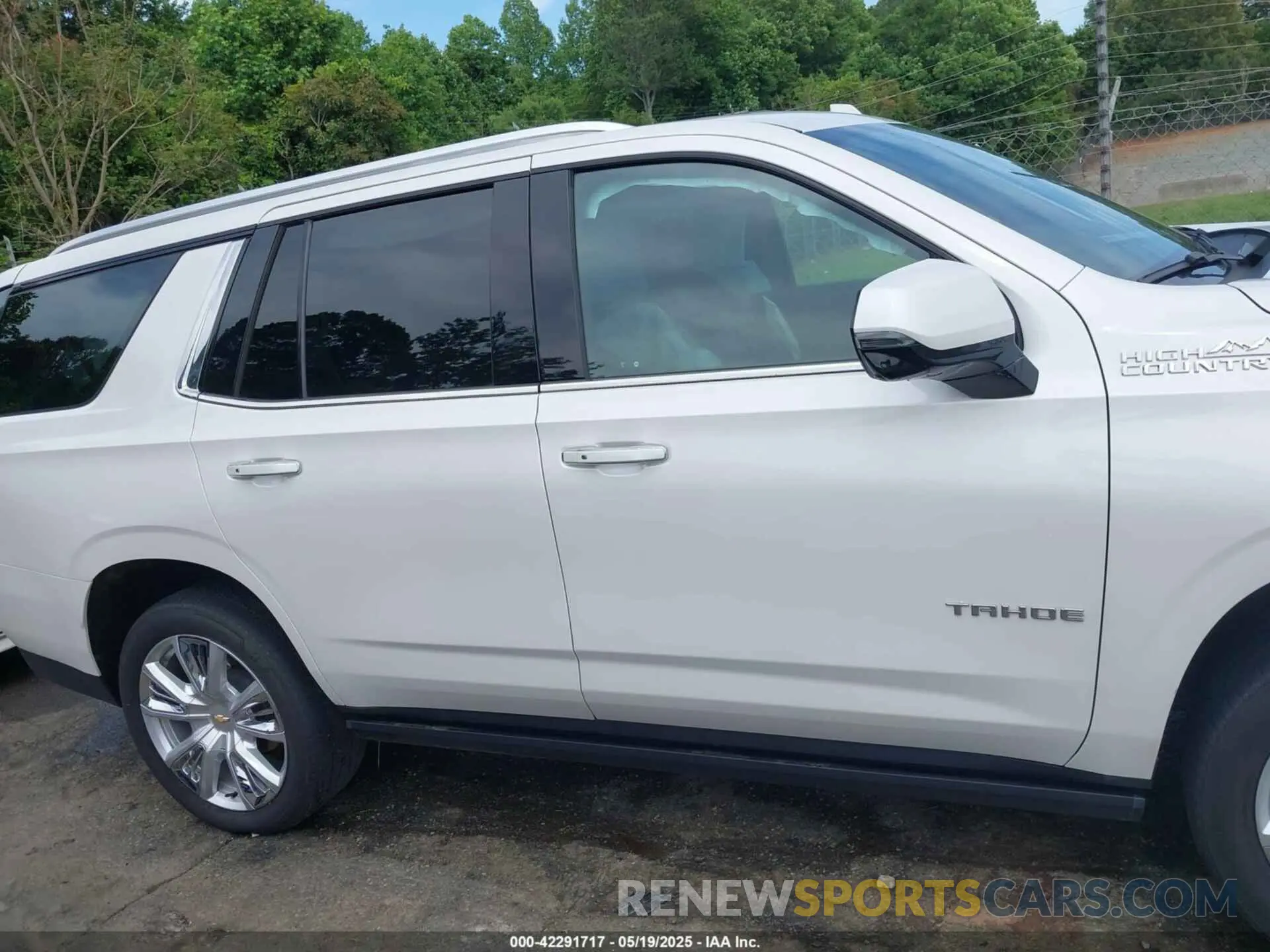 13 Фотография поврежденного автомобиля 1GNSKTKL9NR261567 CHEVROLET TAHOE 2022