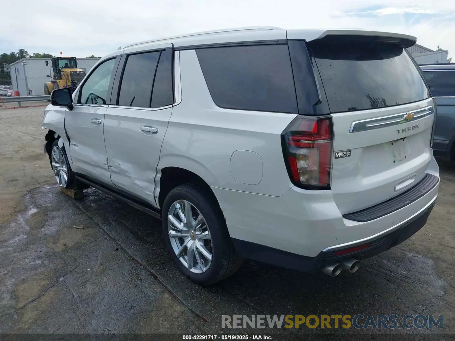 3 Фотография поврежденного автомобиля 1GNSKTKL9NR261567 CHEVROLET TAHOE 2022
