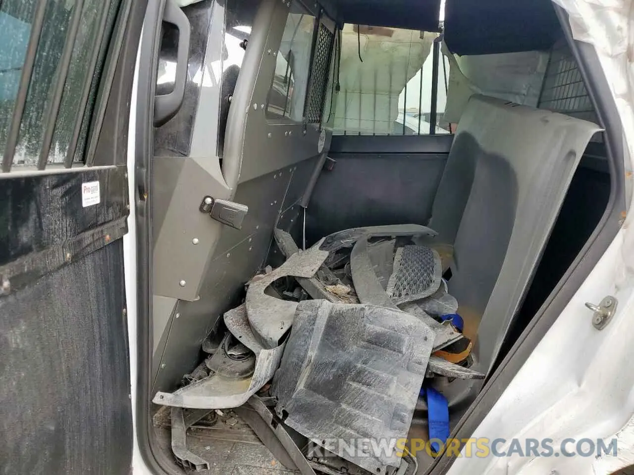 10 Фотография поврежденного автомобиля 1GBSCLED3PR299474 CHEVROLET TAHOE 2023