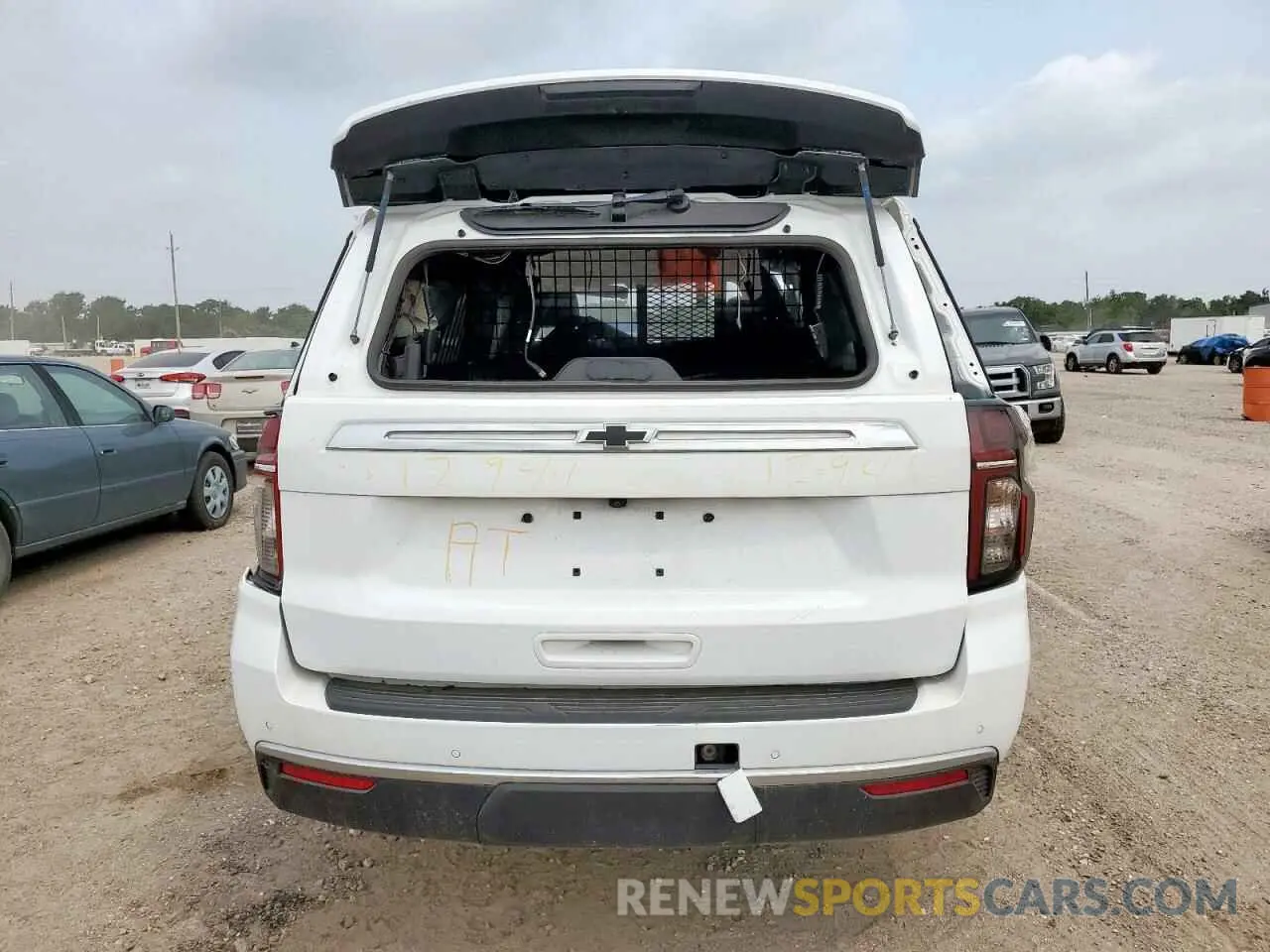 6 Фотография поврежденного автомобиля 1GBSCLED3PR299474 CHEVROLET TAHOE 2023