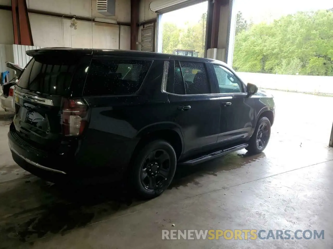 3 Фотография поврежденного автомобиля 1GNSCLED0PR396778 CHEVROLET TAHOE 2023