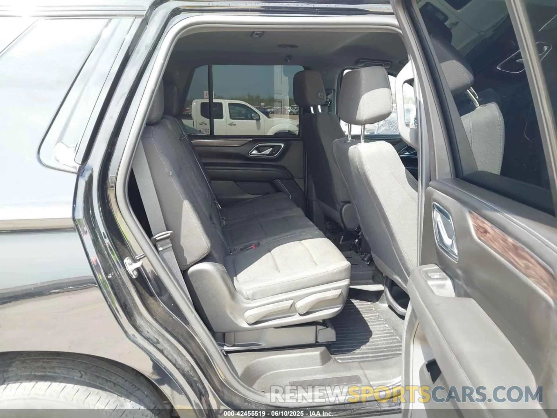 8 Photograph of a damaged car 1GNSCLED3PR188880 CHEVROLET TAHOE 2023