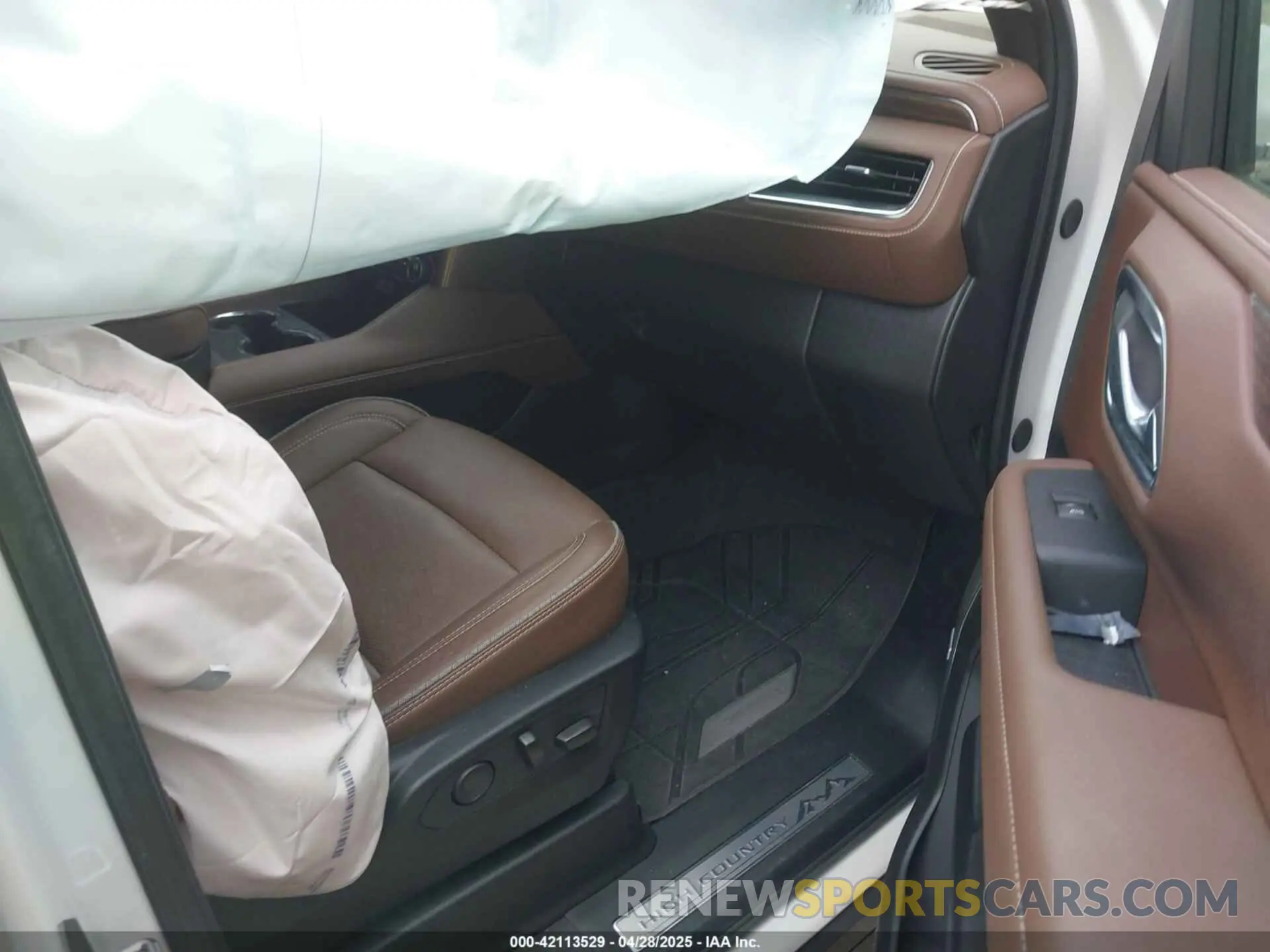 5 Photograph of a damaged car 1GNSCTKL1PR544951 CHEVROLET TAHOE 2023