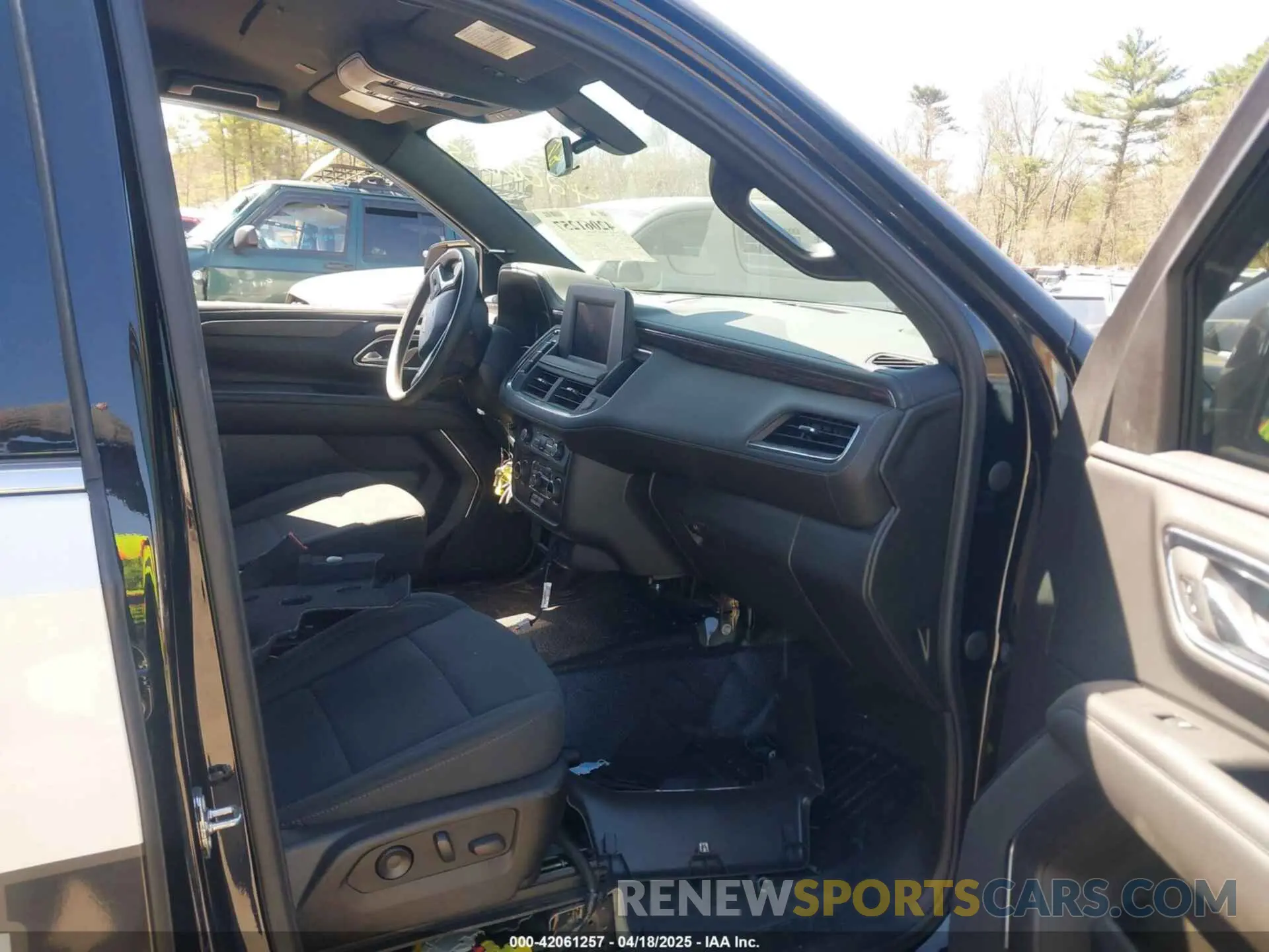 5 Photograph of a damaged car 1GNSKLED3PR430313 CHEVROLET TAHOE 2023