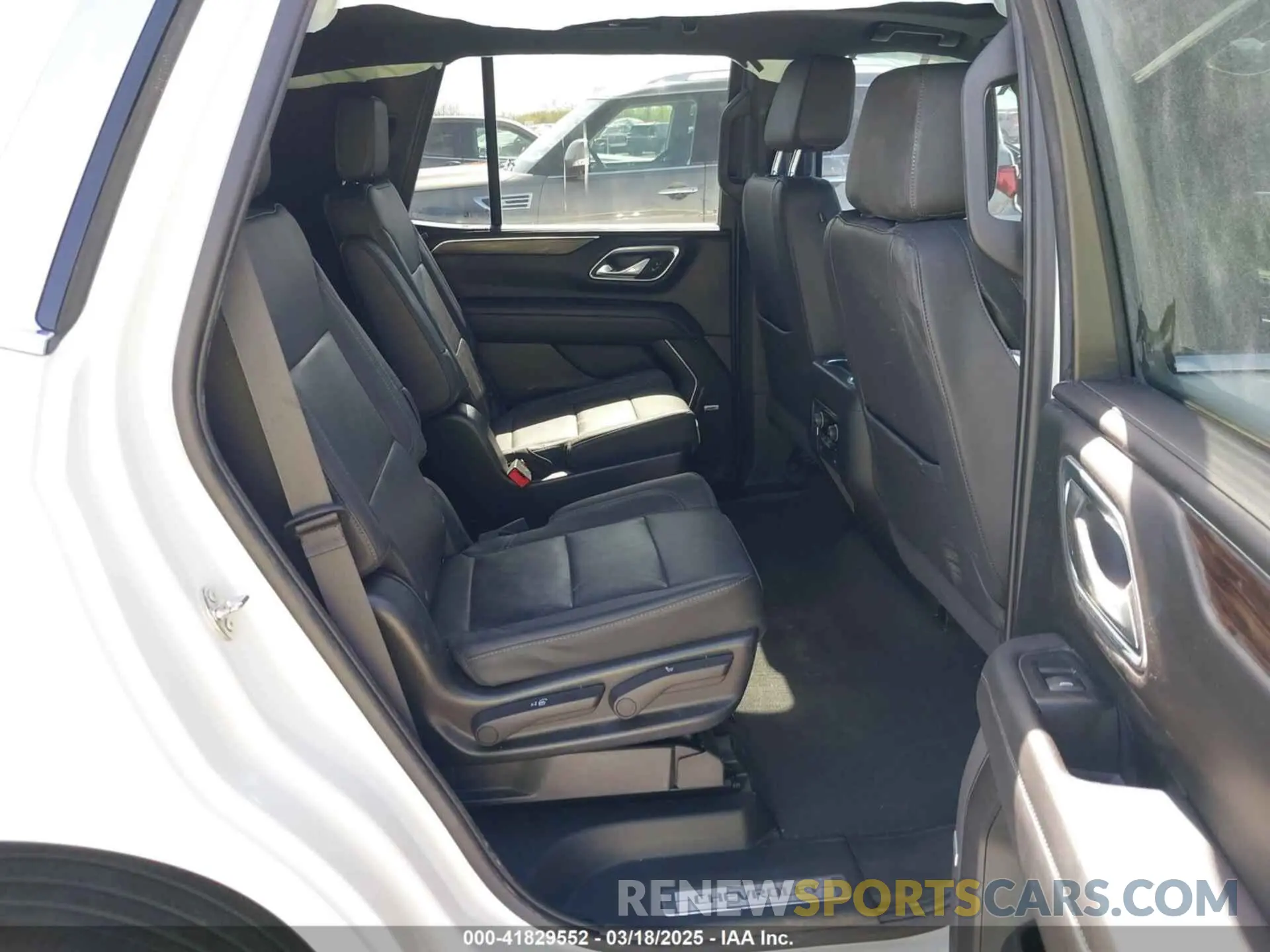 8 Photograph of a damaged car 1GNSKNKD3PR313606 CHEVROLET TAHOE 2023