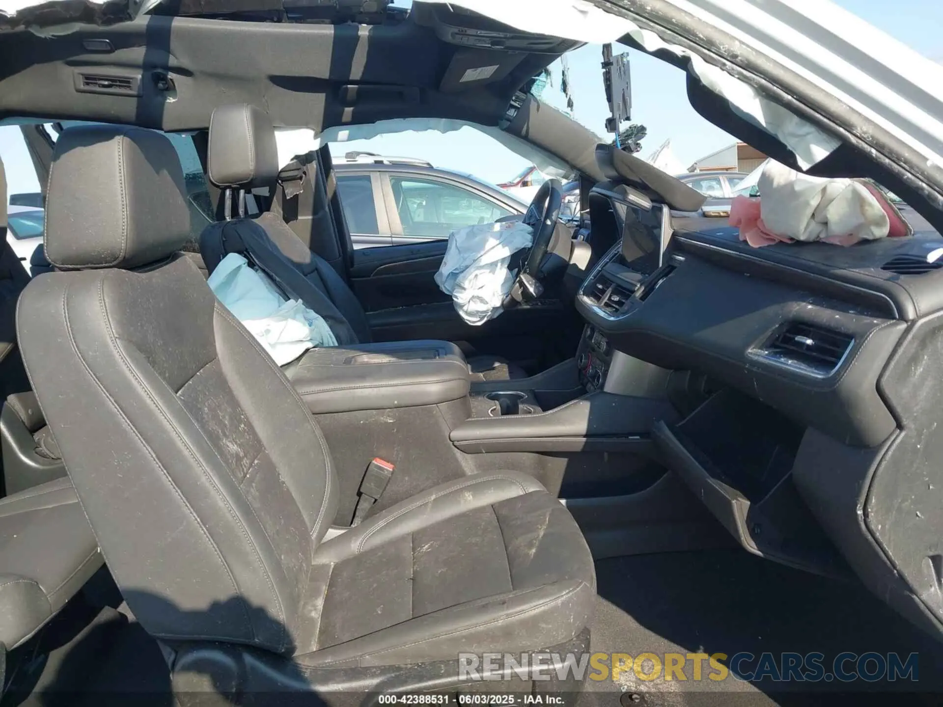 5 Photograph of a damaged car 1GNSKNKD6PR449907 CHEVROLET TAHOE 2023